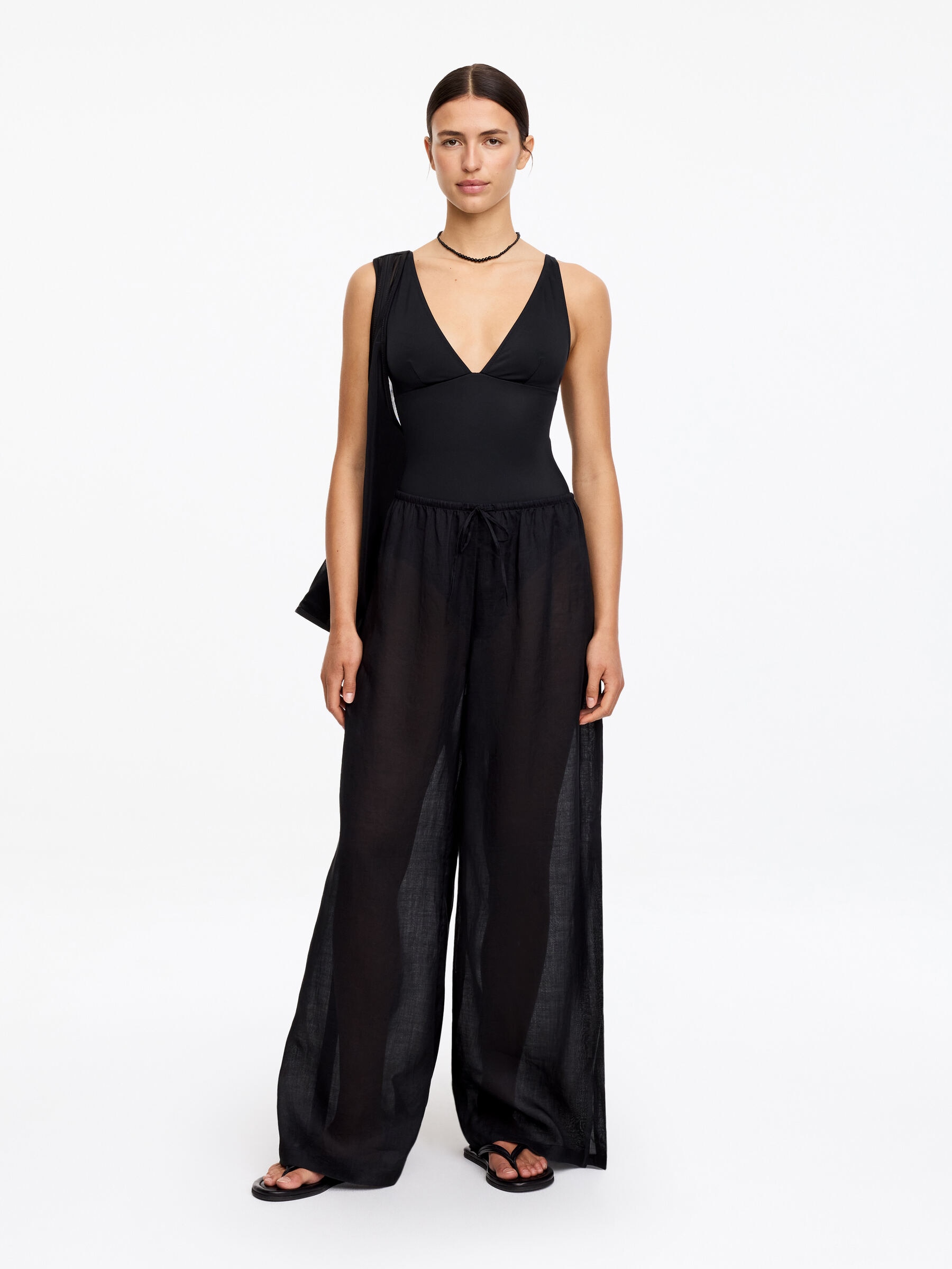 Bañador con escote de pico - Negro - Women - StillMedia/Lookbook - 5
