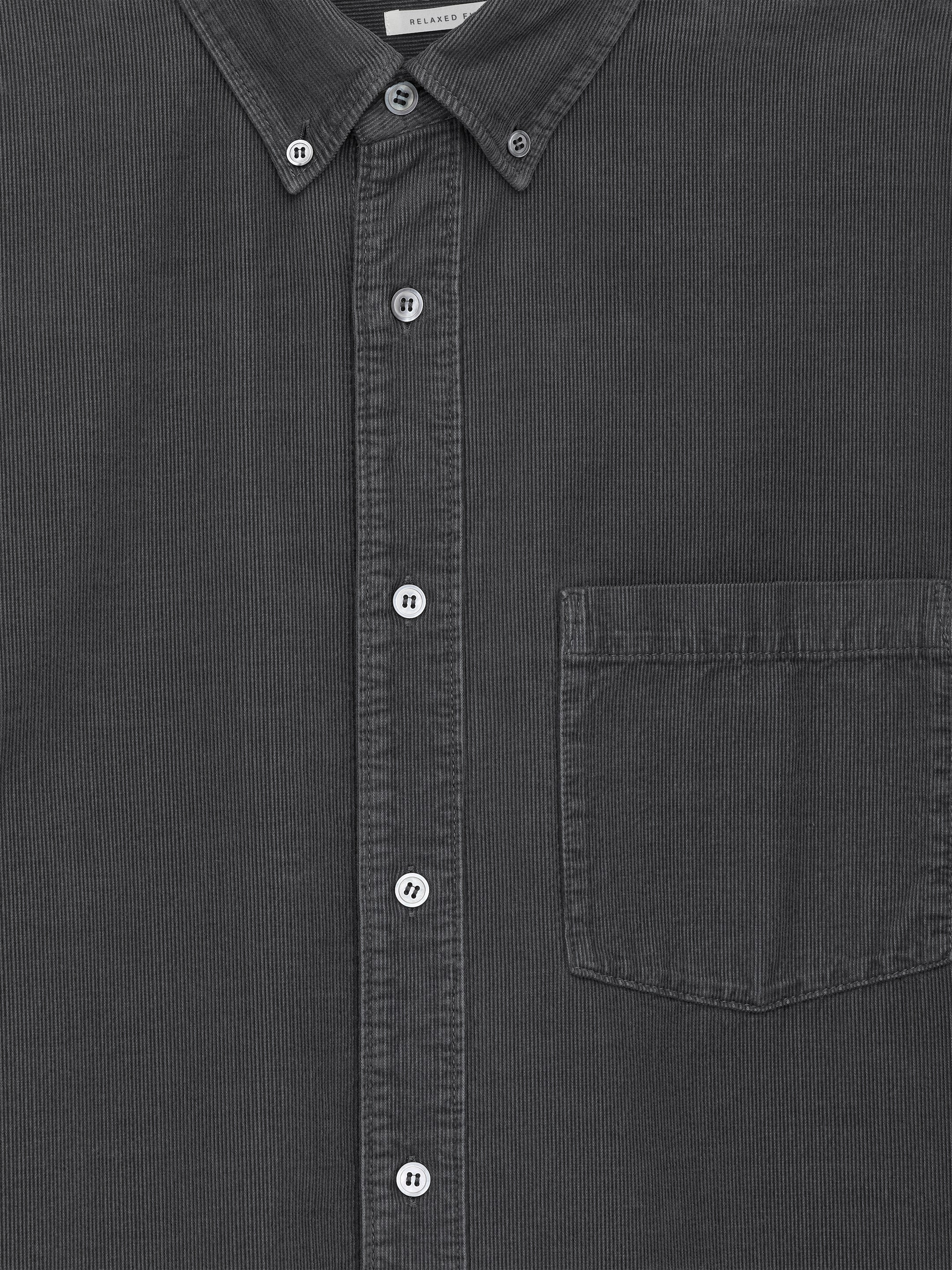Camicia in velluto a coste dal taglio rilassato - Grigio scuro - Relaxed fit - Men - StillMedia/DescriptiveDetail - 1