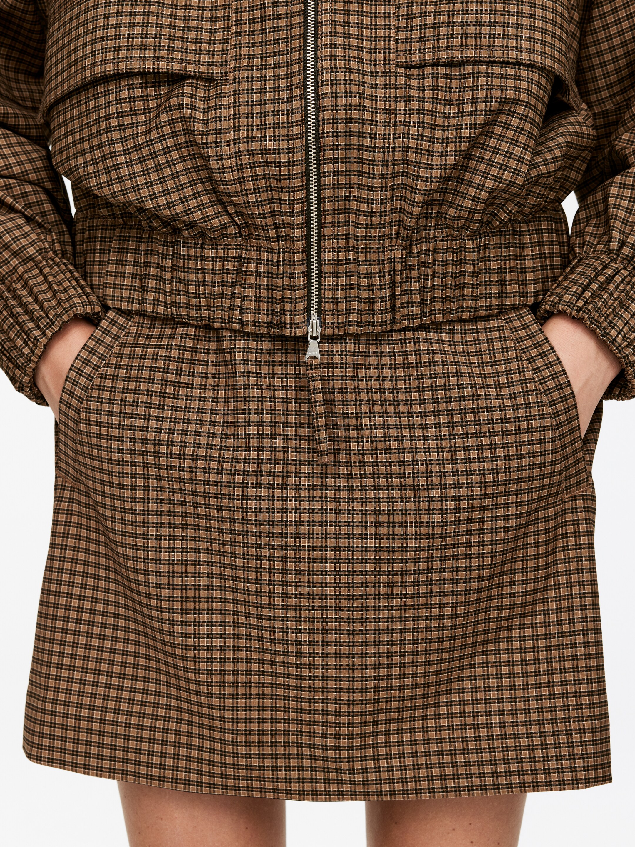 Visa större bild: Minikjol med resår i midjan - Brun - DAM | H&M SE 4