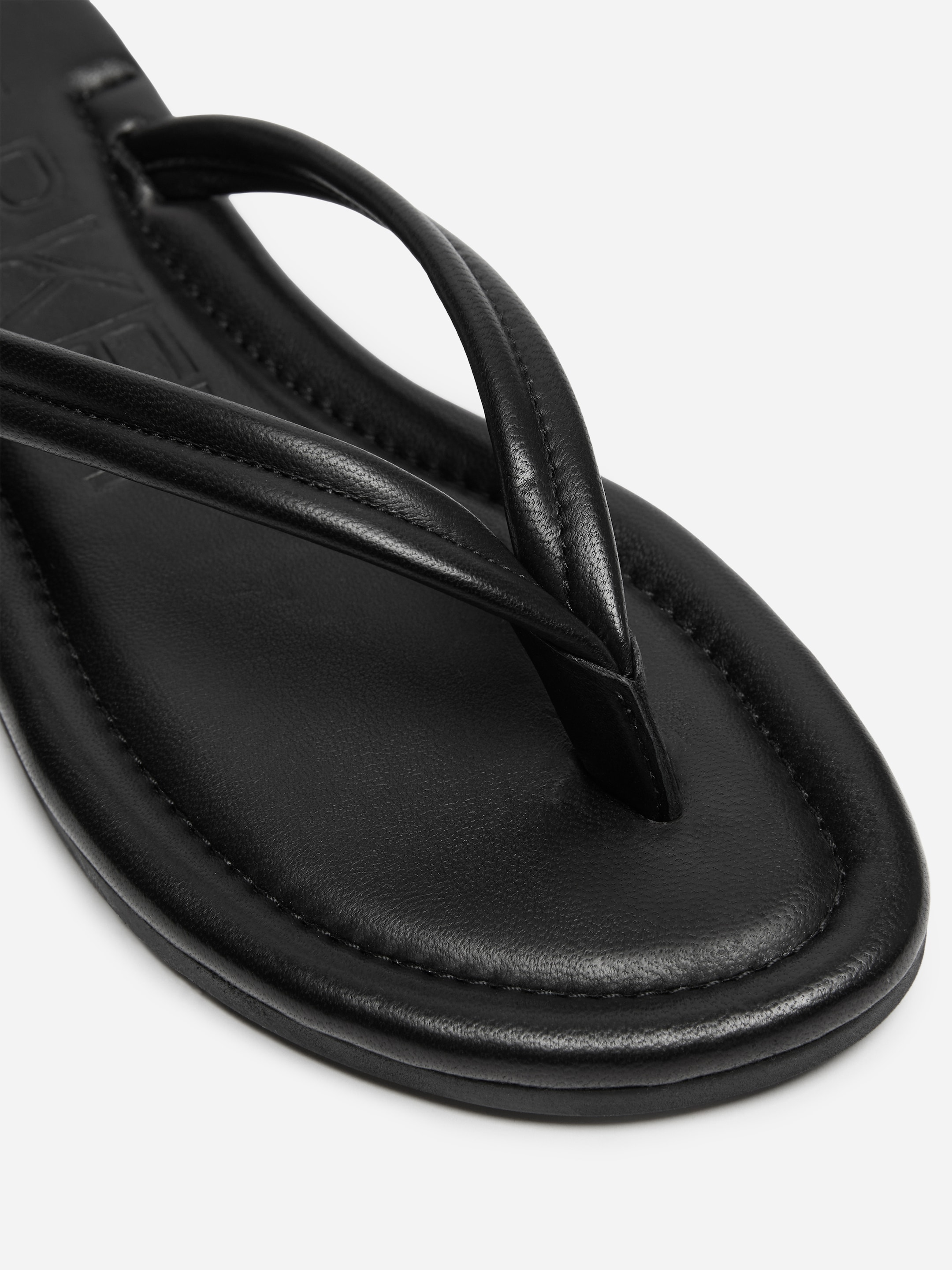 Leather Flip Flops - Black - Women - StillMedia/DescriptiveDetail - 2
