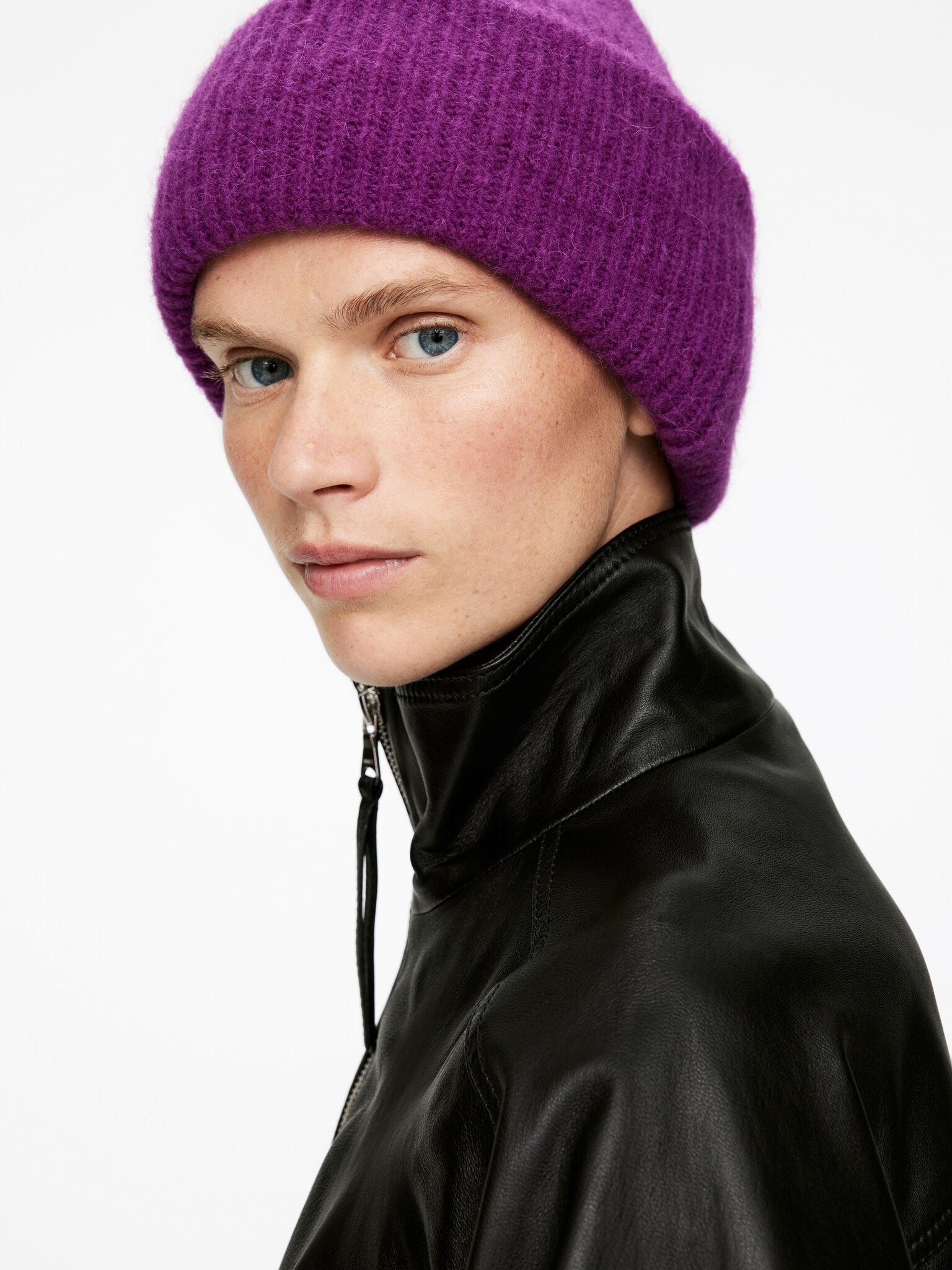 Bonnet en mélange d'alpaga et de laine mérinos - Violet/Marron foncé/Noir/Beige/Gris foncé/Rouge - 3