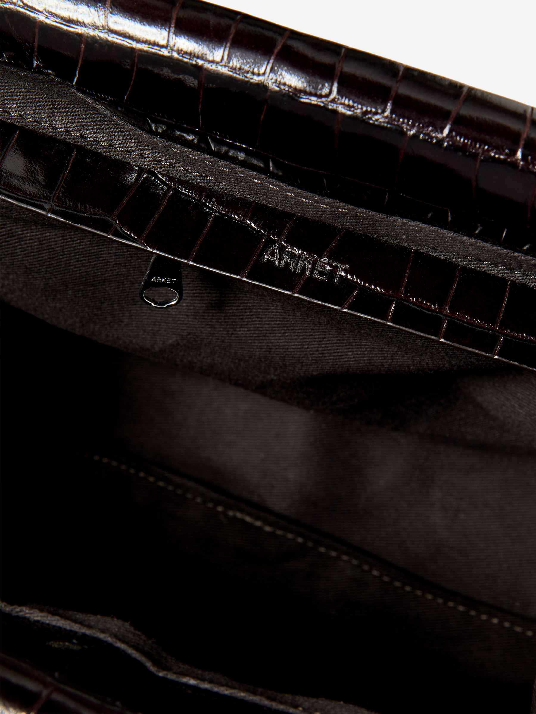 Croco-Embossed Clutch - Brown - Women - StillMedia/DescriptiveDetail - 1