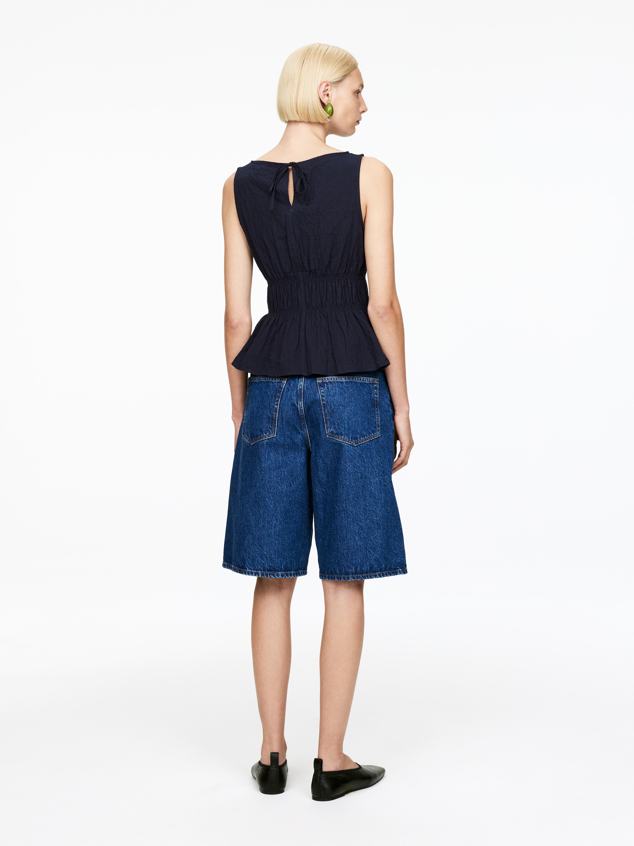 Grotere afbeelding bekijken: Seersucker top met smokwerk - Dark Blue - DAMES | H&M BE 3