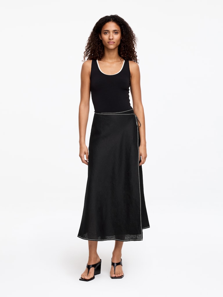 ARKET linen wrap skirt in black an elegant modest skirt for warm days