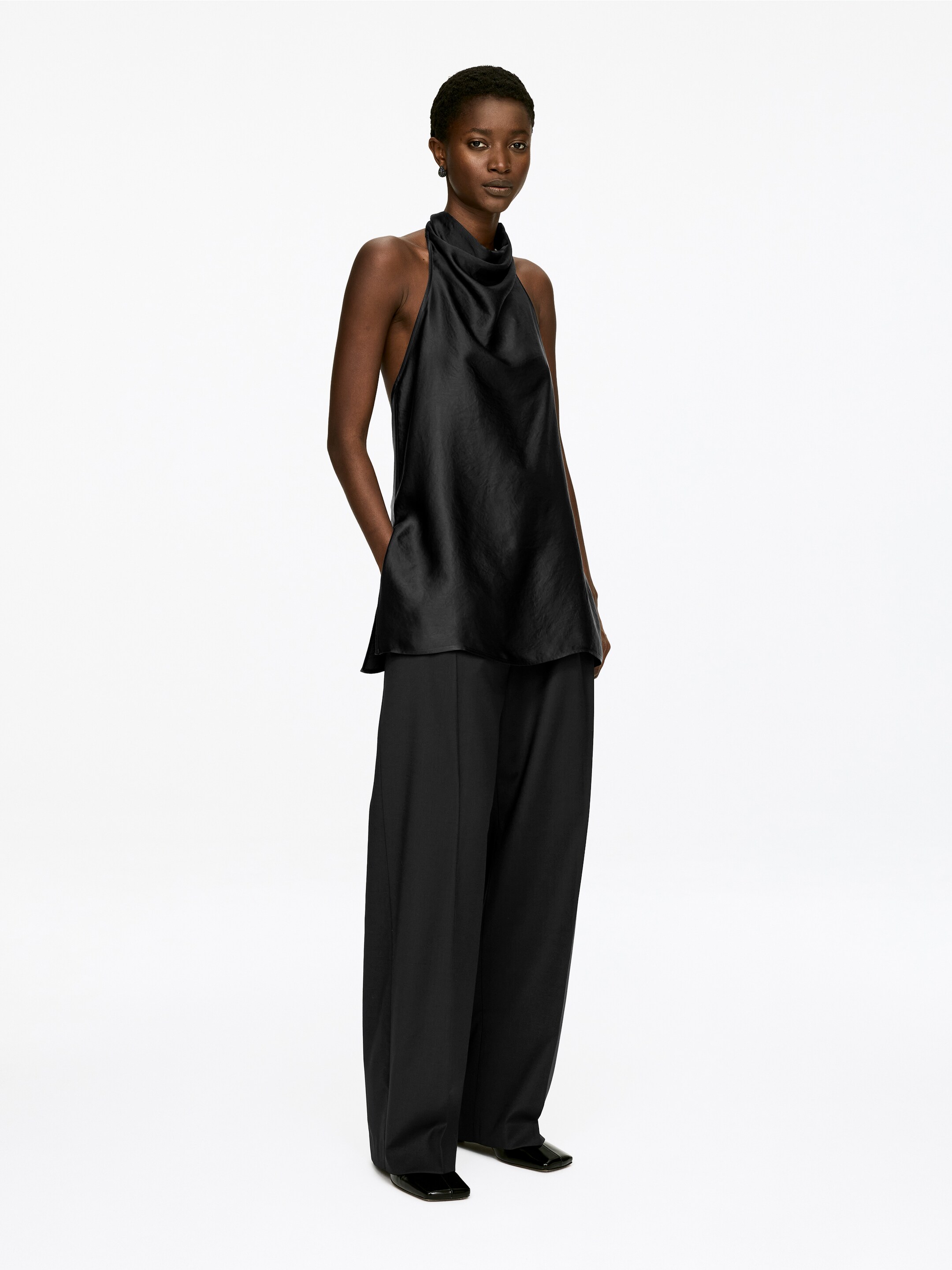 Vis større bilde: Halternecktopp - Svart - DAME | H&M NO 2