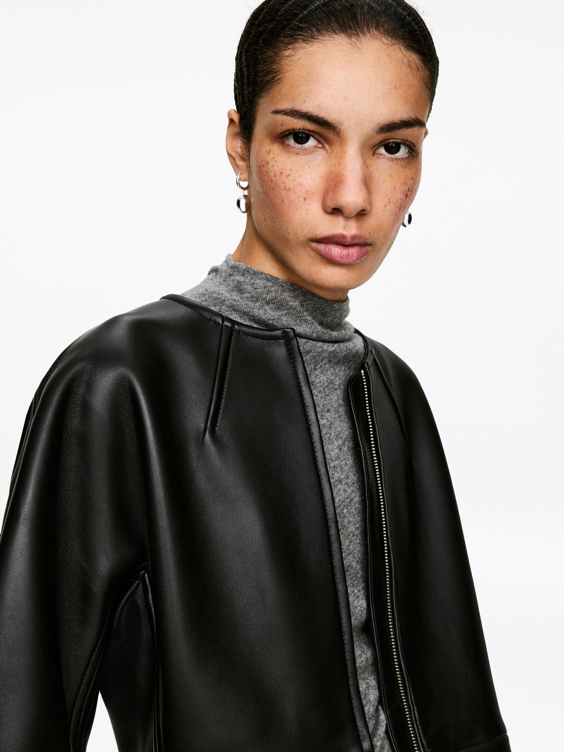 Pure Cashmere Draped Top - Grey - Regular fit - Women - StillMedia/Lookbook - 5