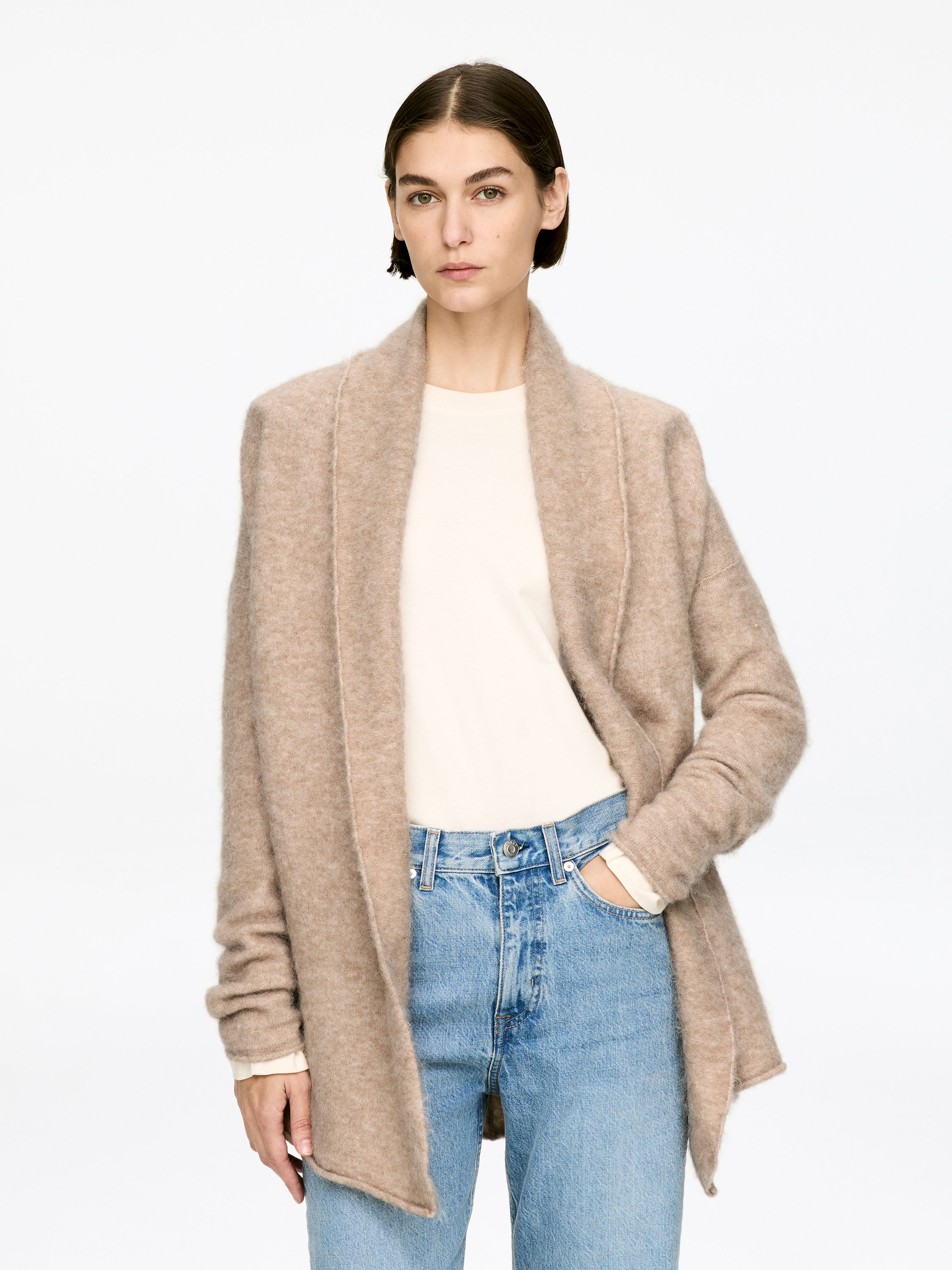 Strickjacke aus einer Alpaka-Wollmischung-#BAA88D-17035