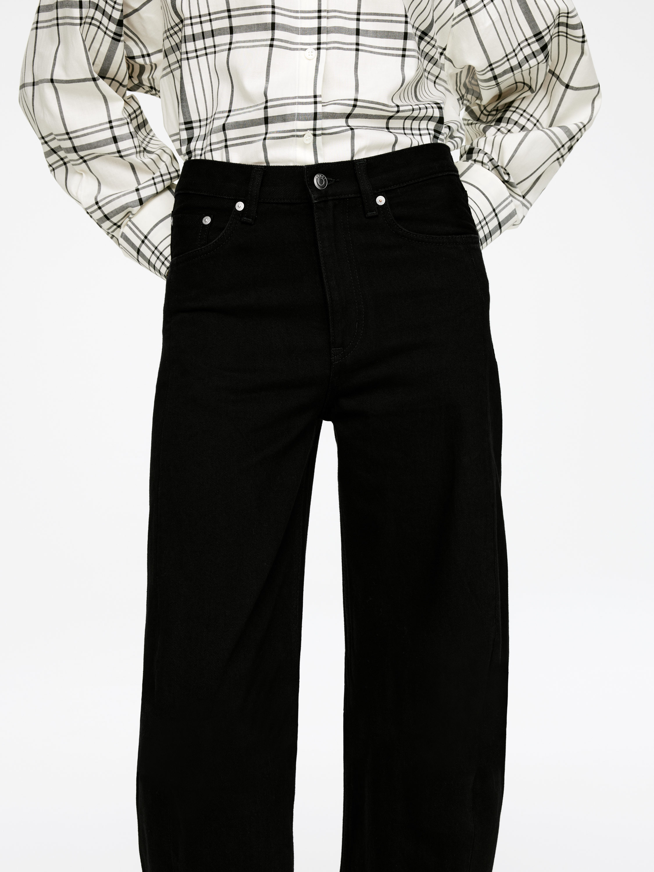 BLOOM Barrel Jeans - Black - Relaxed fit - Women - StillMedia/Lookbook - 4