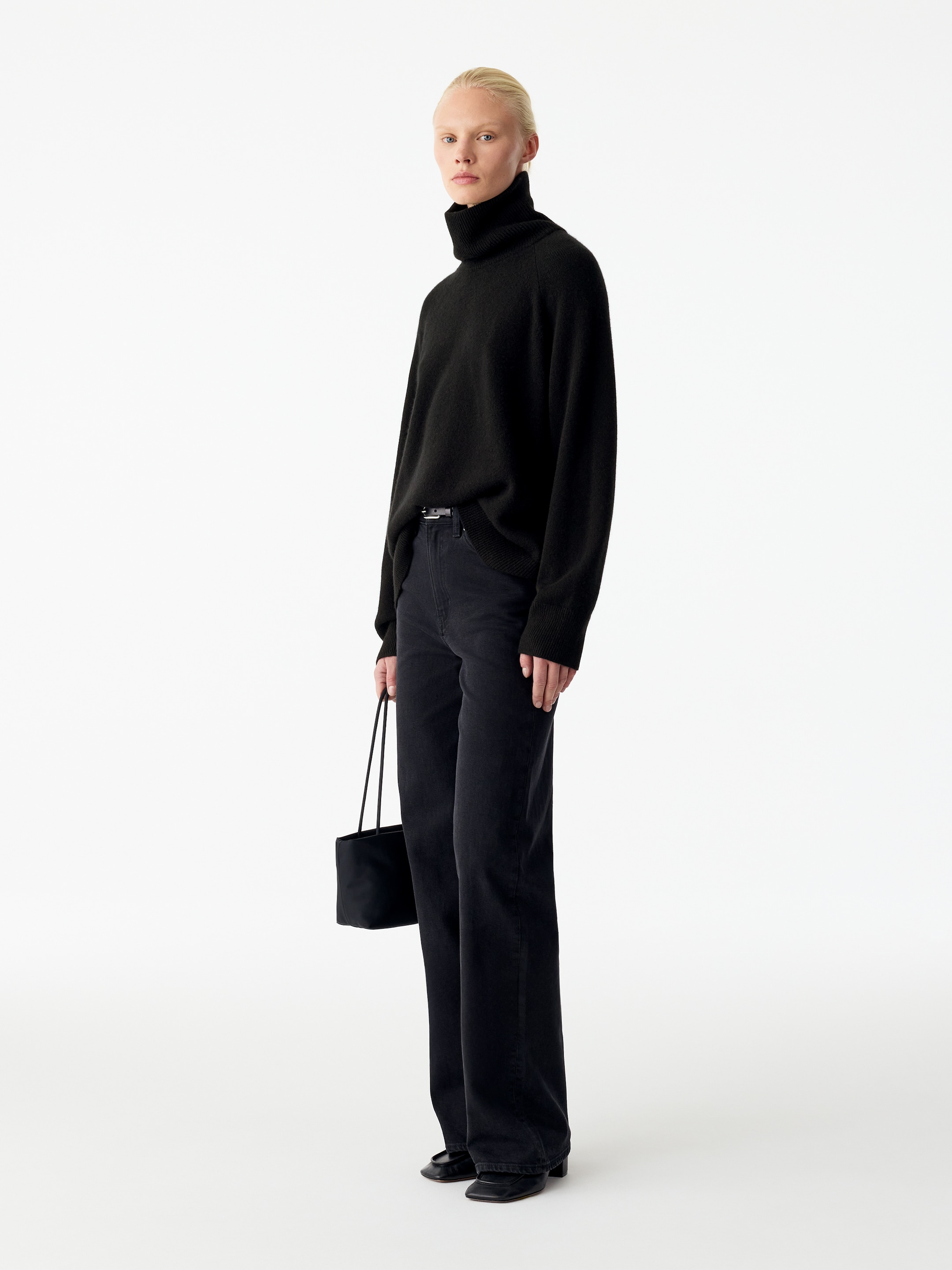 Pure Cashmere Roll-Neck Jumper - Black - Loose fit - women - StillMedia/Lookbook - 8