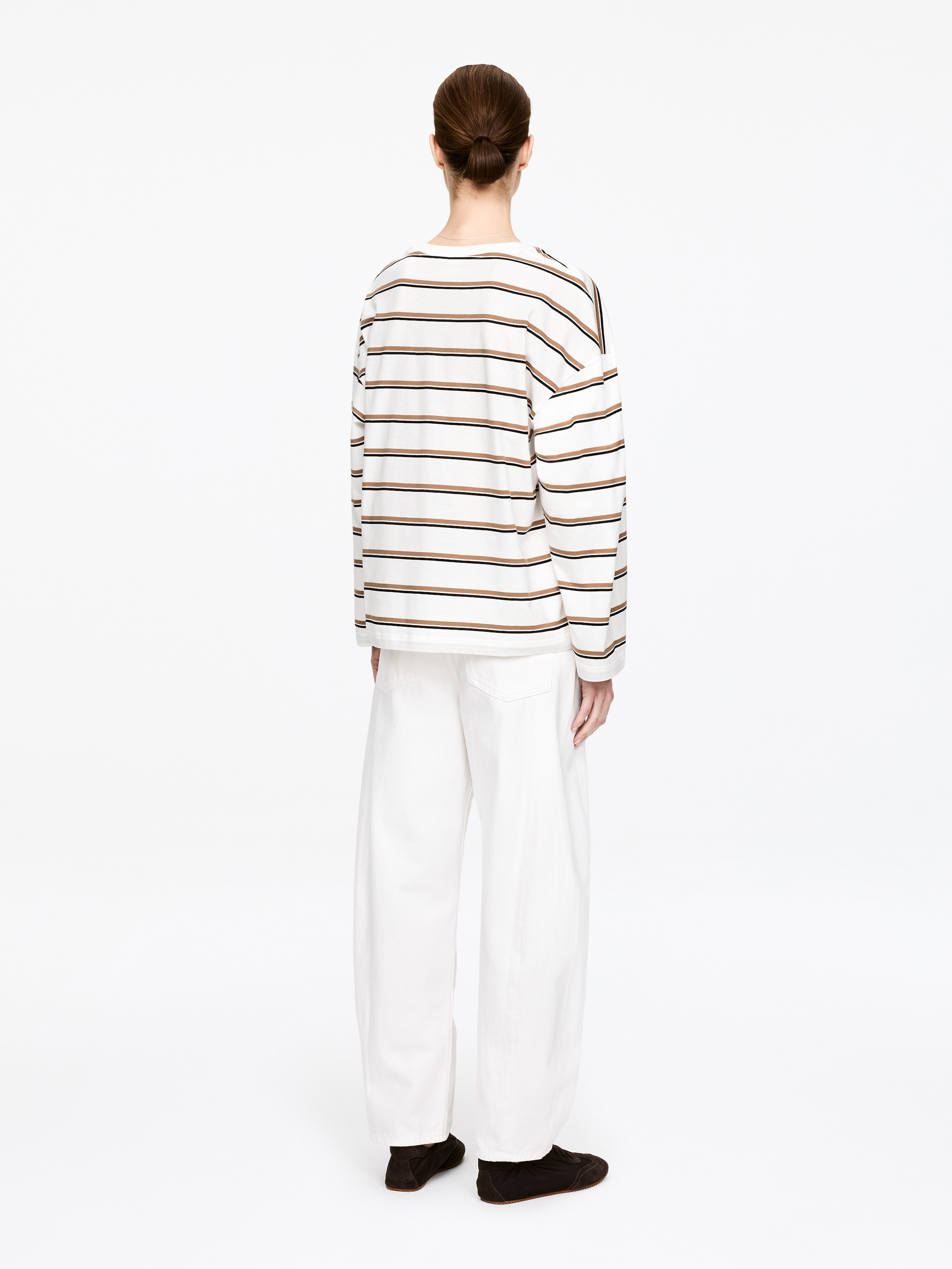 Relaxed Long-Sleeve T-Shirt - White/Multi Colour - Oversized - Women - StillMedia/Lookbook - 3