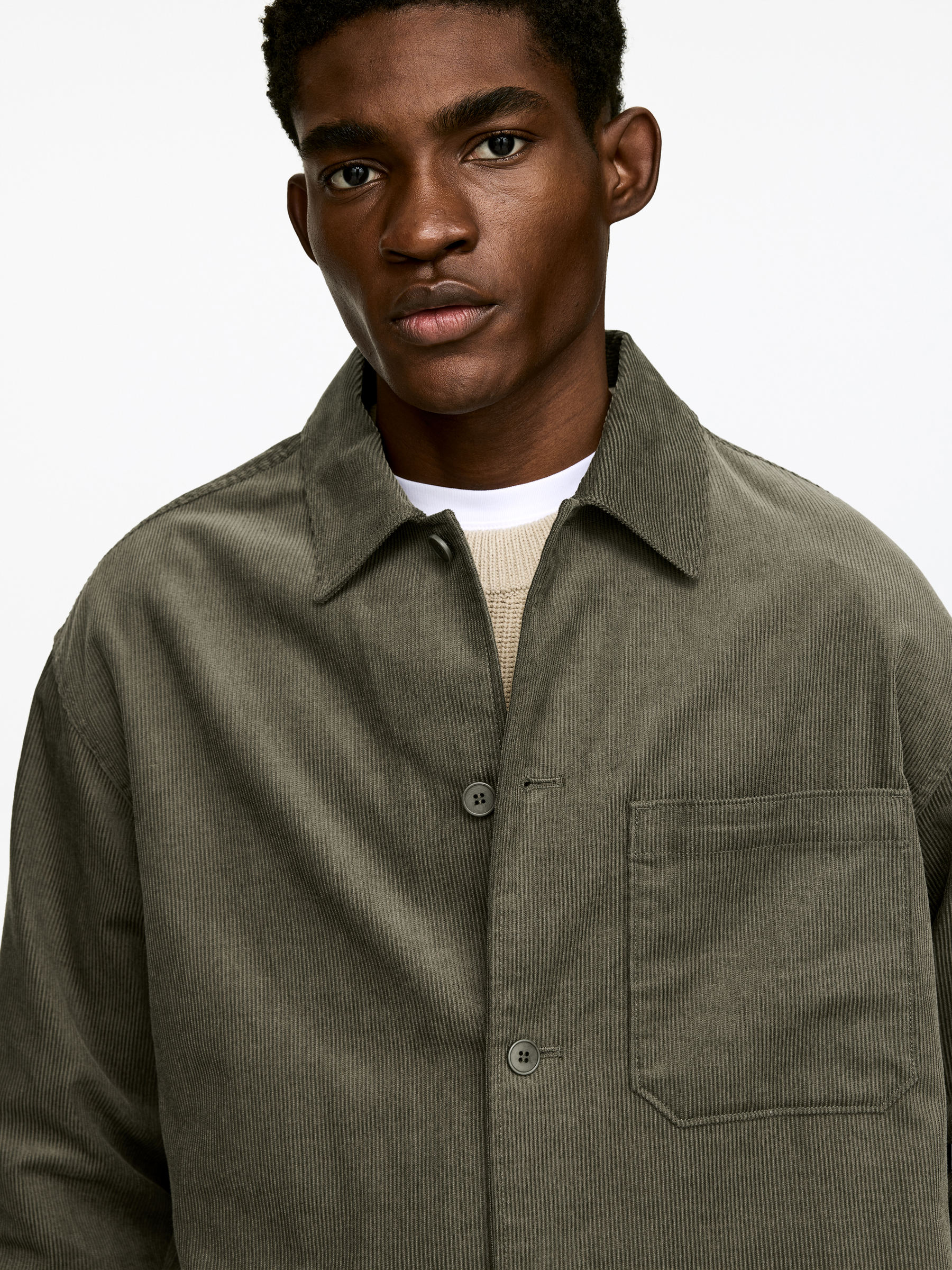 Corduroy Overshirt - Green - Relaxed fit - Men - StillMedia/Lookbook - 4