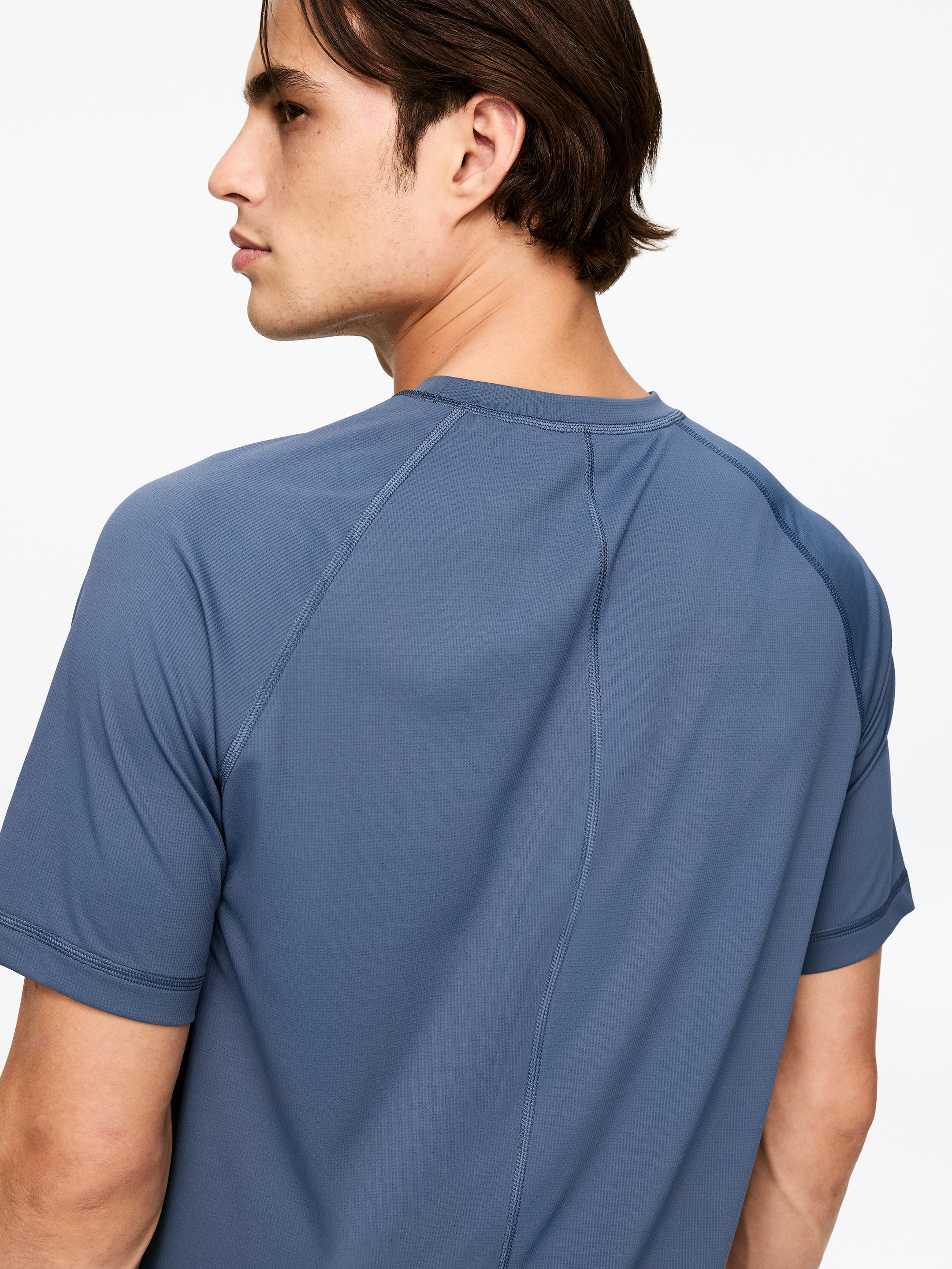 ARKET ACTIVE Tech T-Shirt - Light Blue - Regular fit - Men - StillMedia/Lookbook - 5