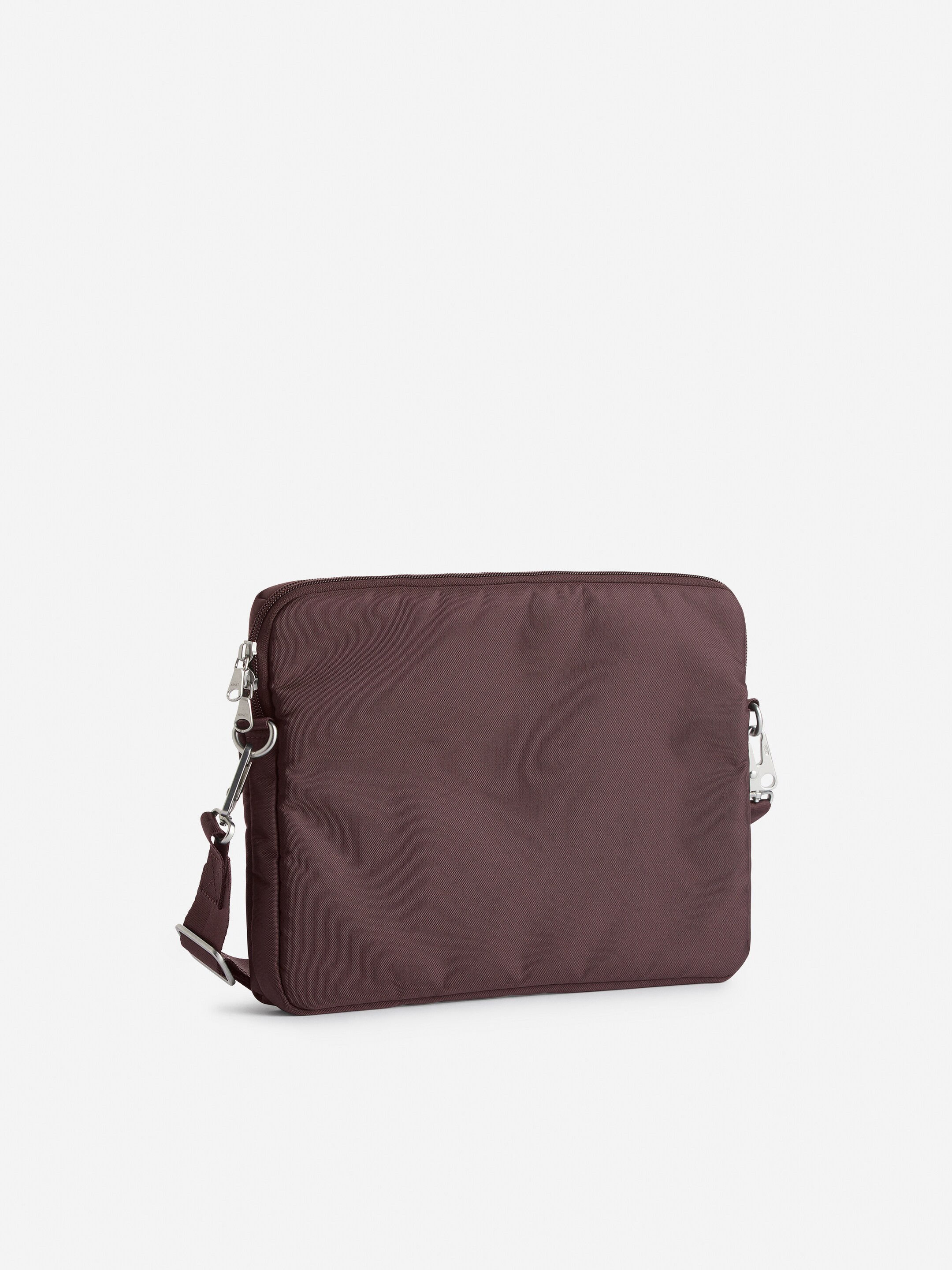Laptop Case 13" and 16" - Plum - Travel - StillMedia/DescriptiveStillLife - 4
