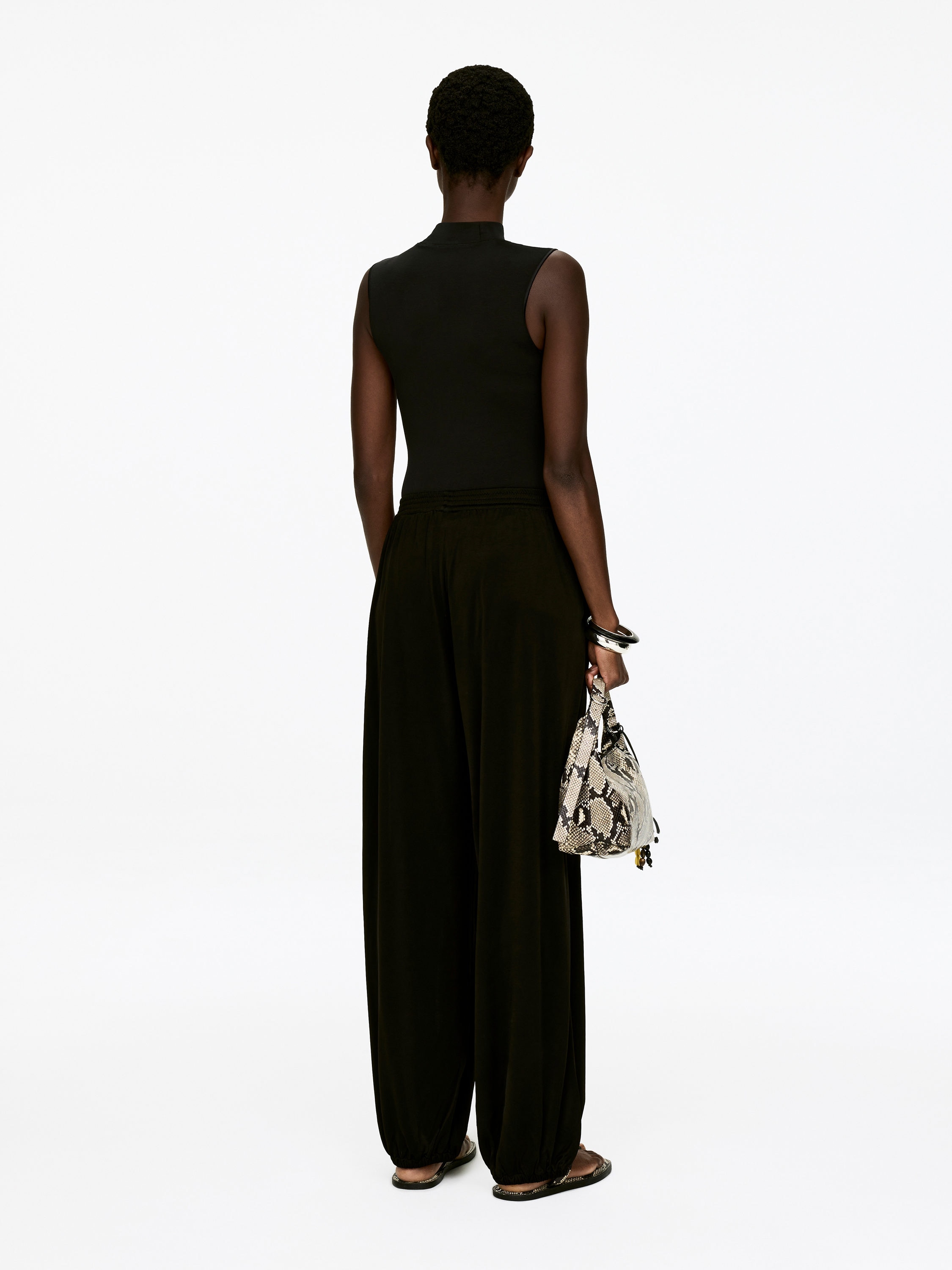 Balloon Trousers - Black - Regular fit - Women - StillMedia/Lookbook - 5