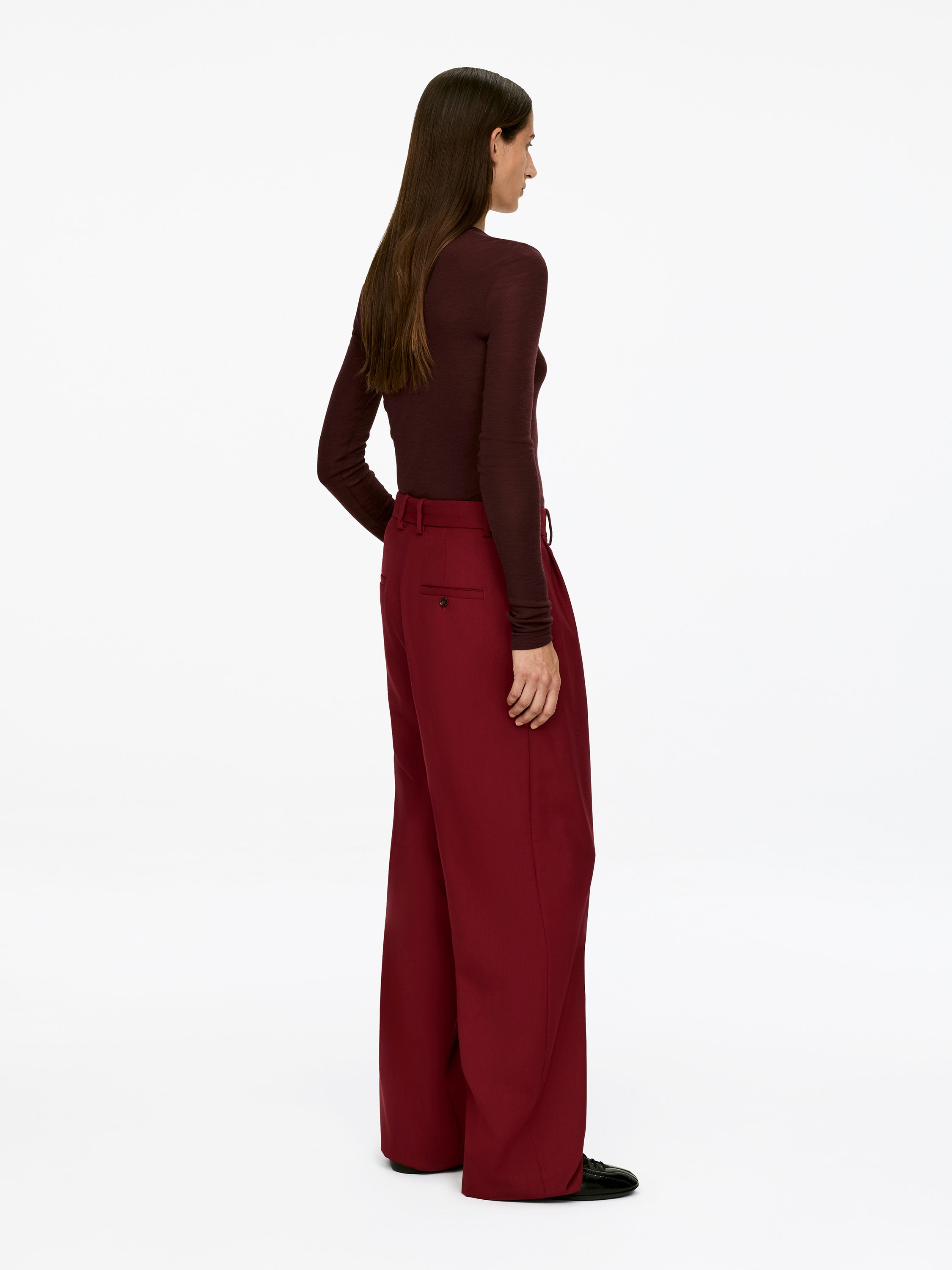 Pleated Wool Trousers - Dark Red - Relaxed fit - Women - StillMedia/Lookbook - 10