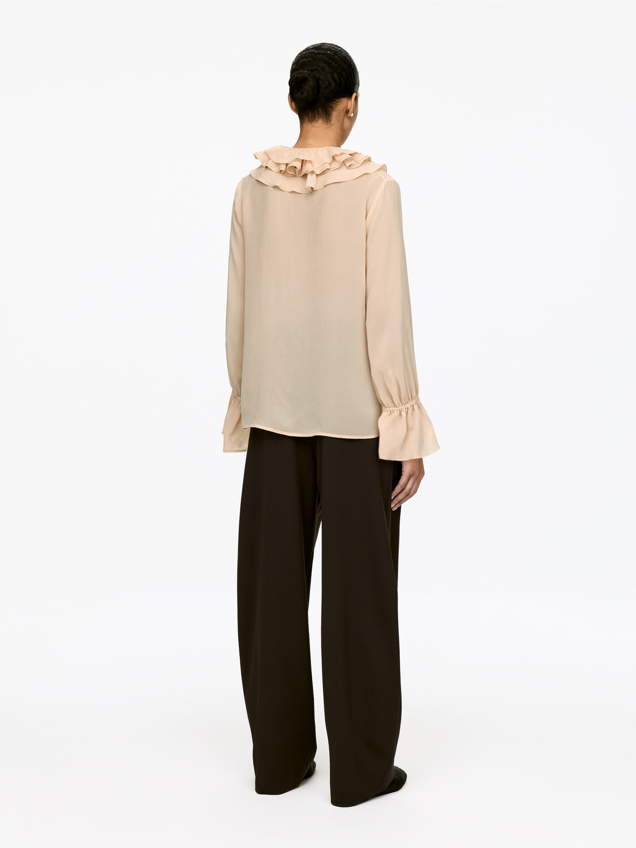 Ver imagen más grande: Blusa de cuello con volantes - Beige - MUJER | H&M ES 4