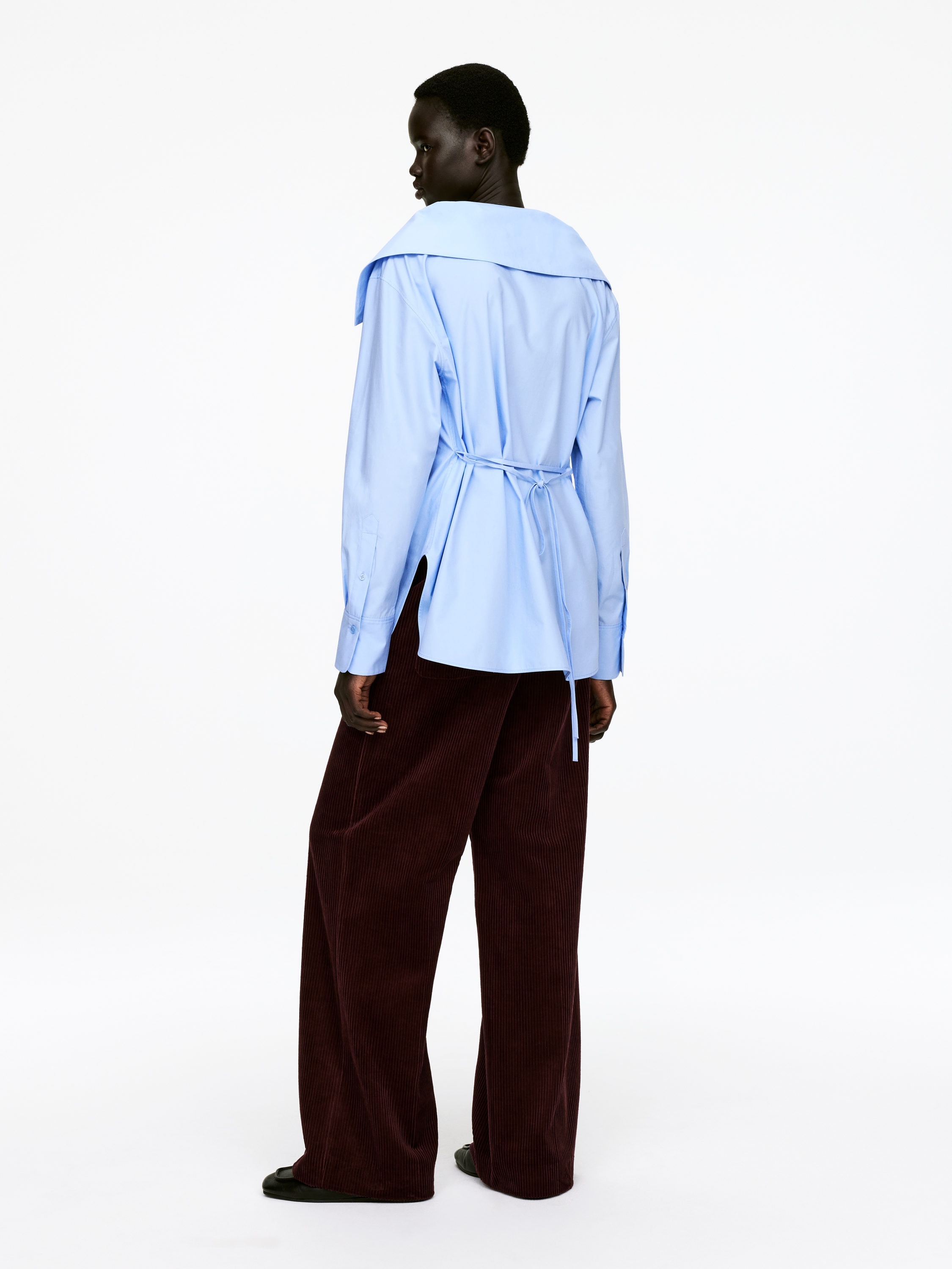 Wide-Collar Blouse - Light Blue - Regular fit - Women - StillMedia/Lookbook - 3