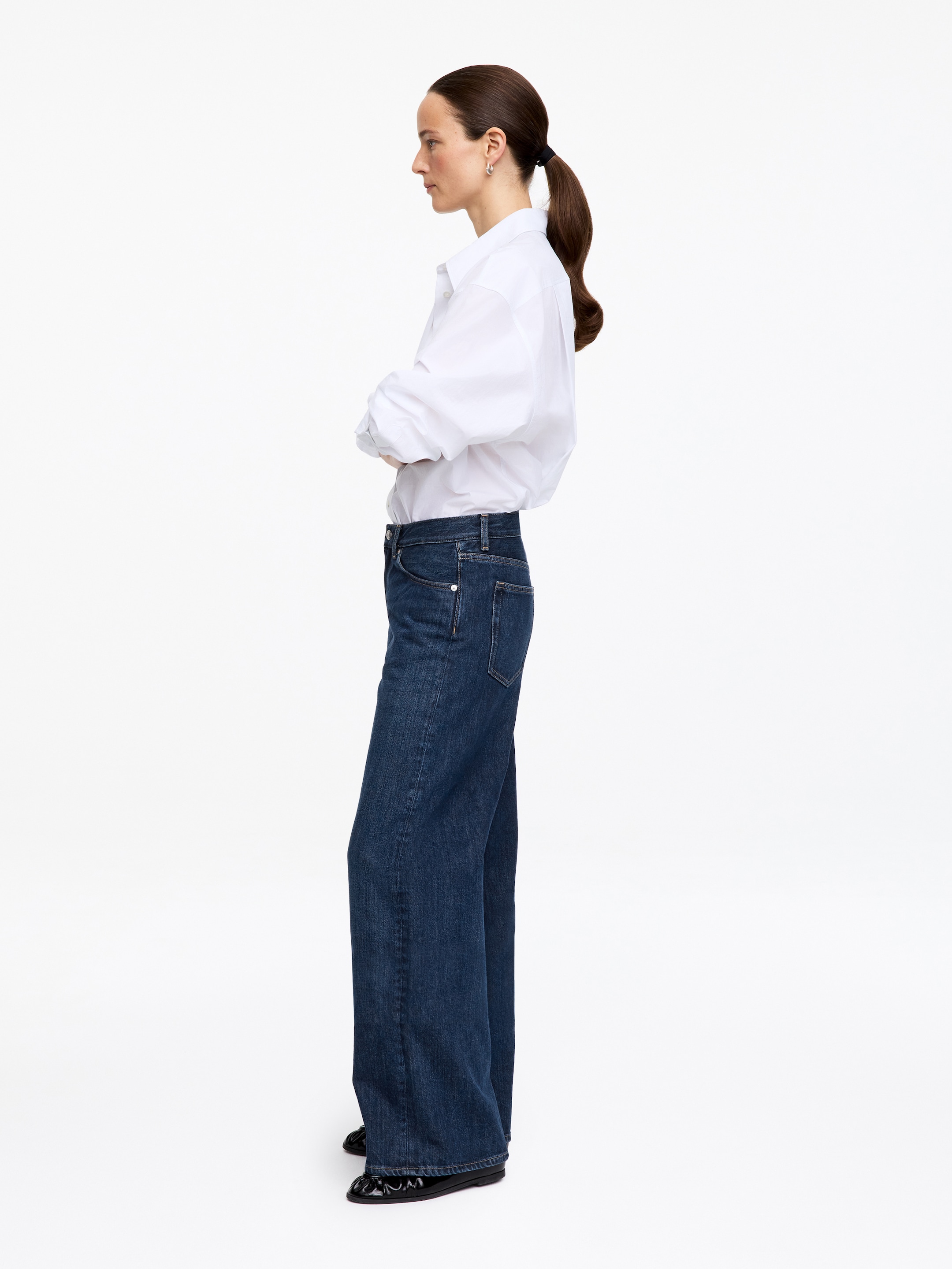 CLOUD Loose Wide Jeans - Mid Blue - Relaxed fit - Women - StillMedia/Lookbook - 21