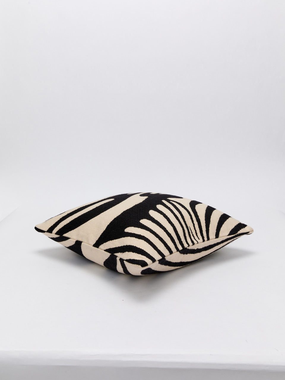 Cotton Wool Cushion Cover 50 x 50 cm - Black/Off White - Homeware - StillMedia/DescriptiveStillLife - 3