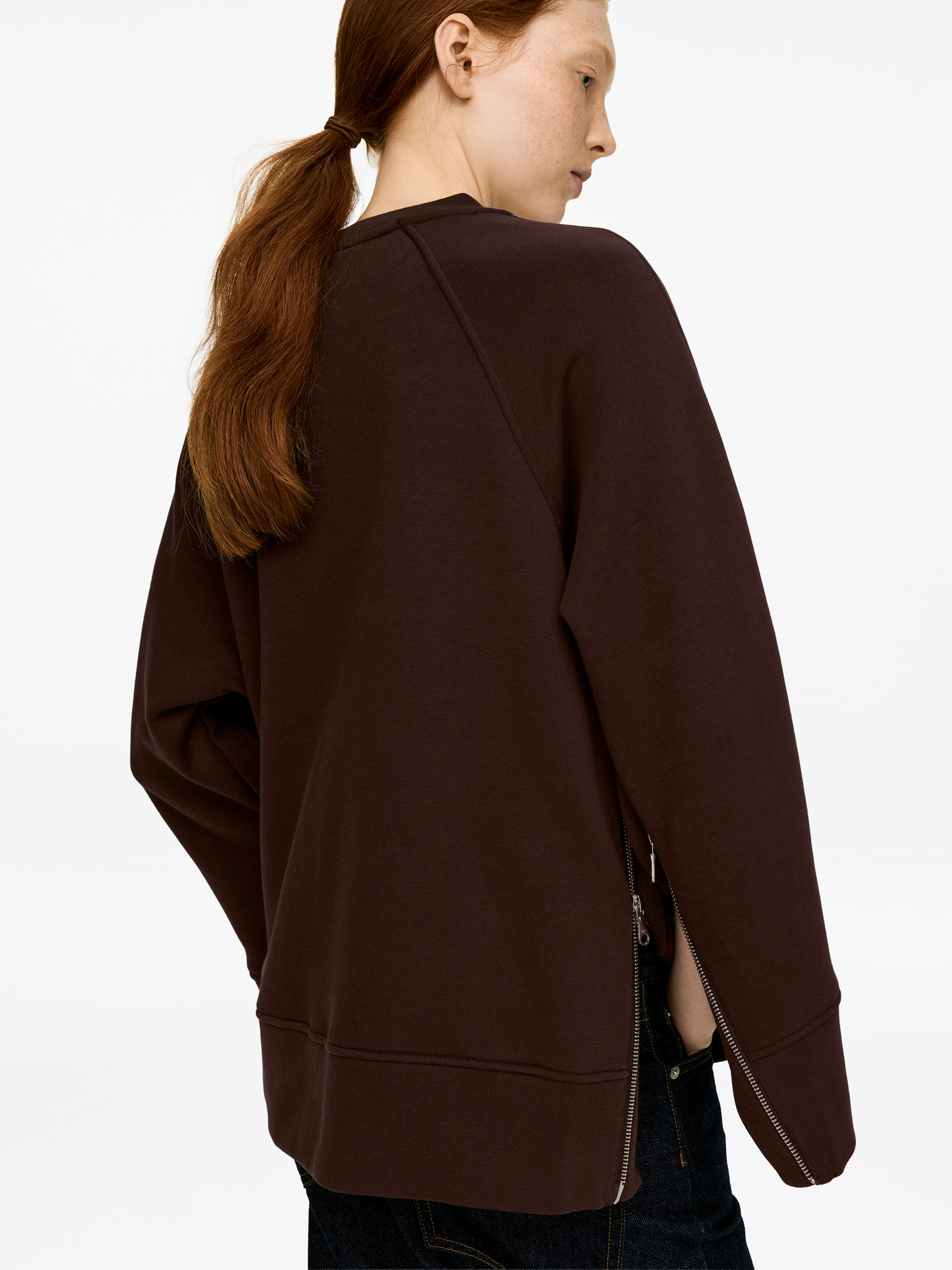Zip-Detail Sweatshirt - Dark Brown - Regular fit - Women - StillMedia/Lookbook - 5