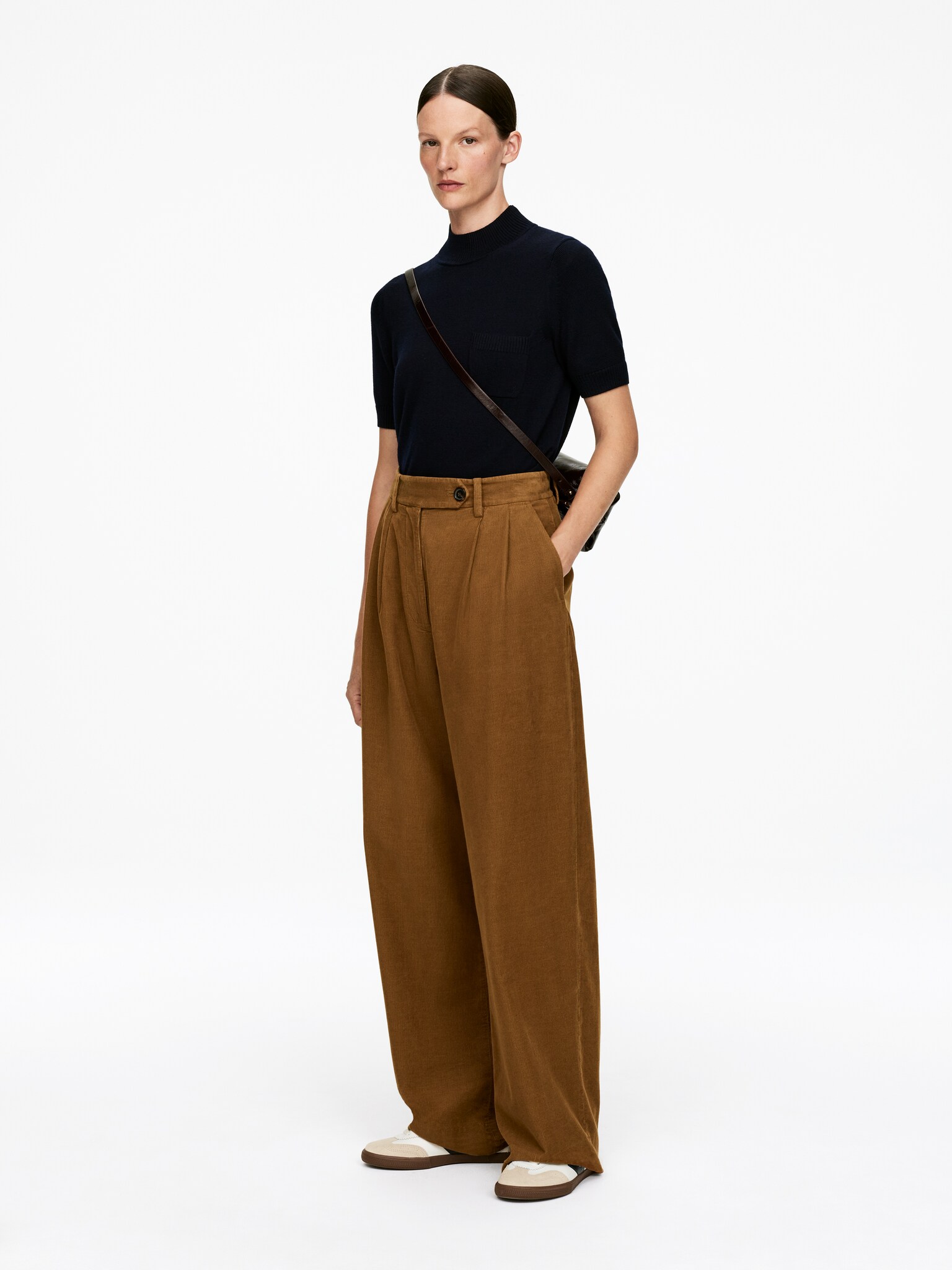 High-Waist Corduroy Trousers - Brown/Black - 4