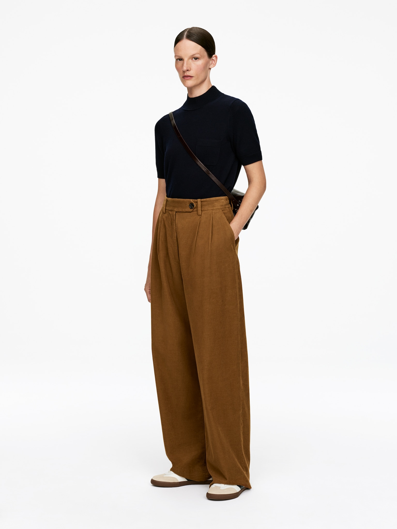 High-Waist Corduroy Trousers - Brown/Black - 4