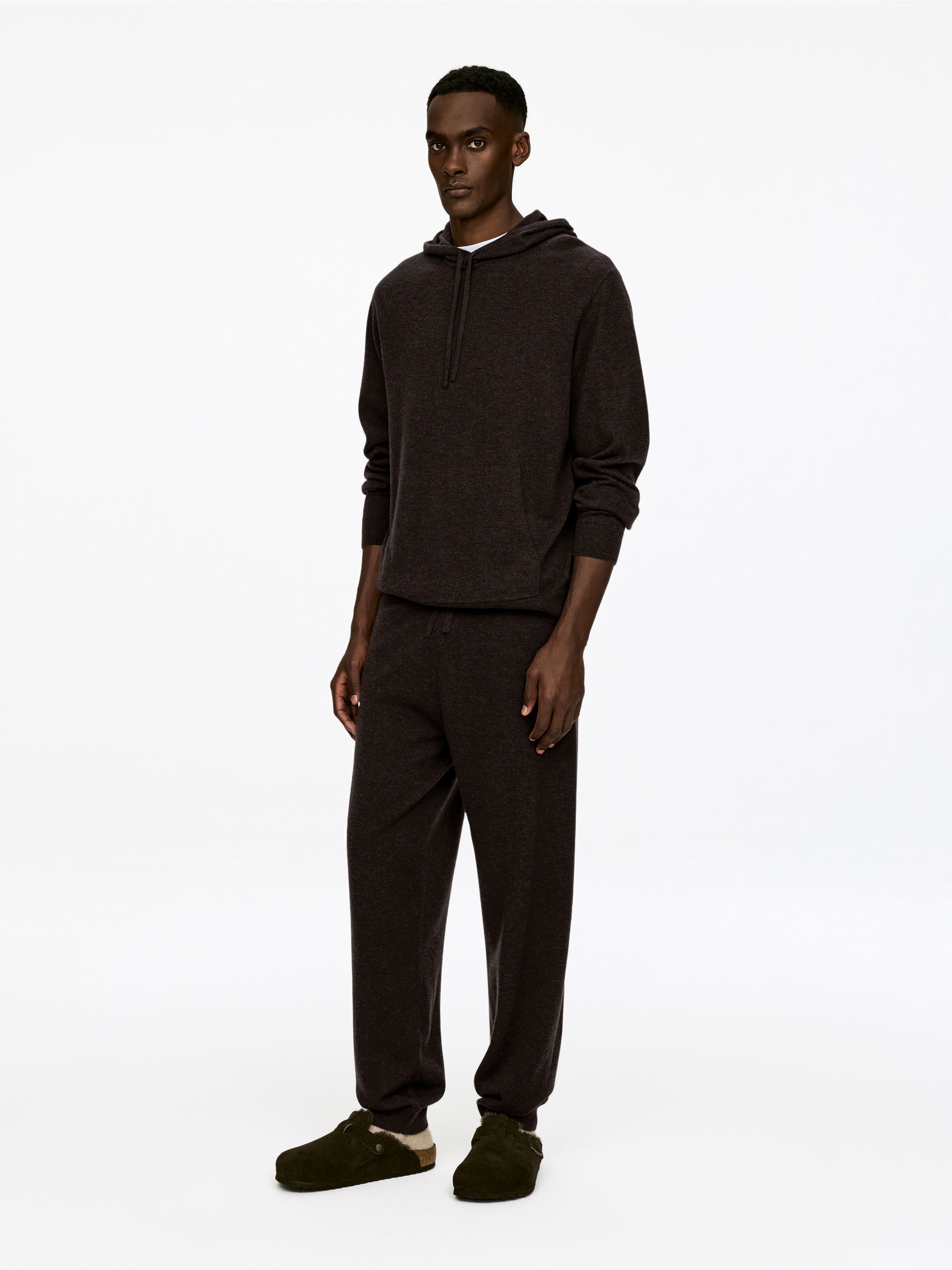 Sweat à capuche en laine et cachemire - Marron foncé - Loose fit - Homme - StillMedia/Lookbook - 4