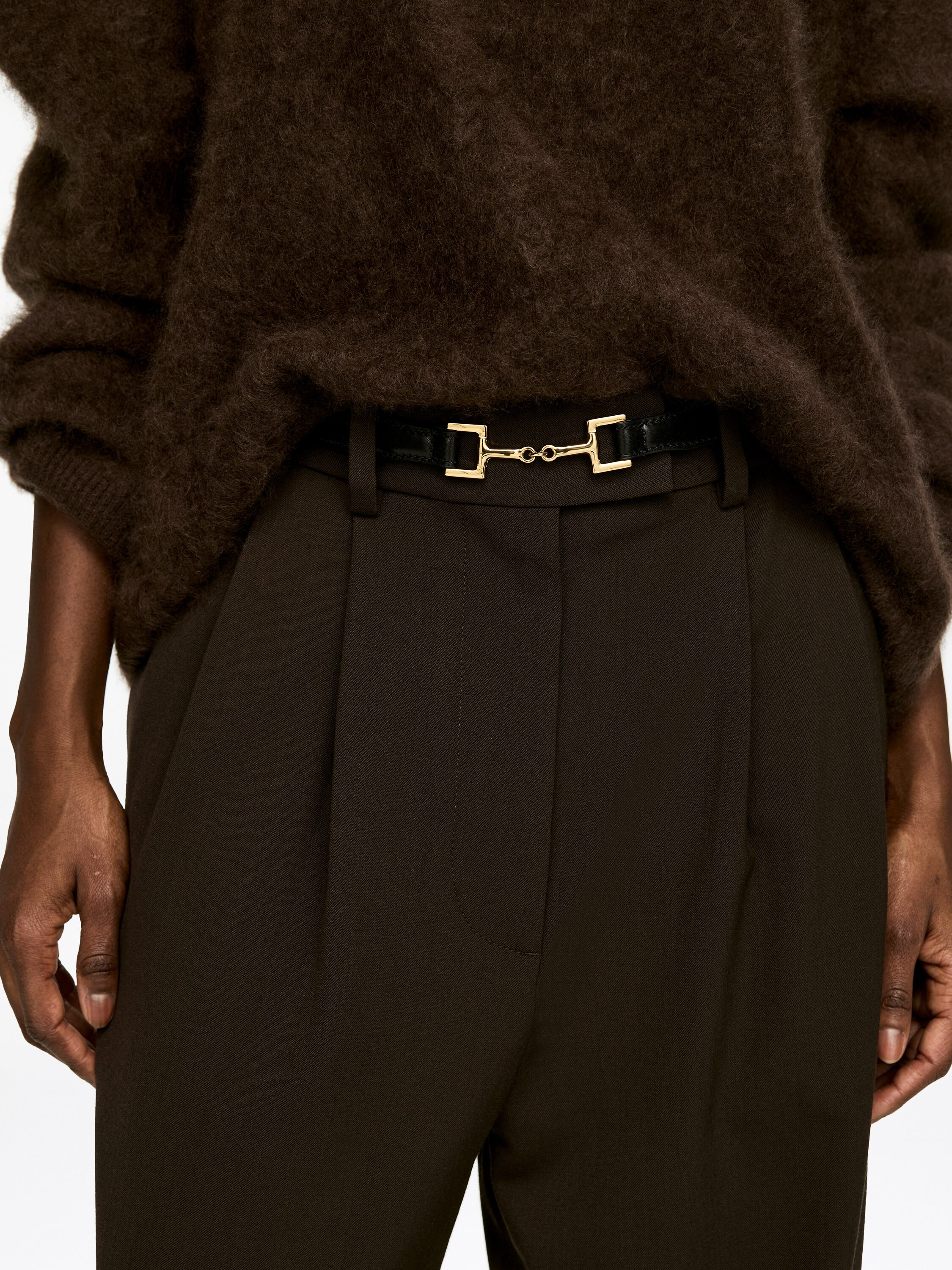 Läderbälte med hästbetselspänne - Svart - Women - StillMedia/Lookbook - 6