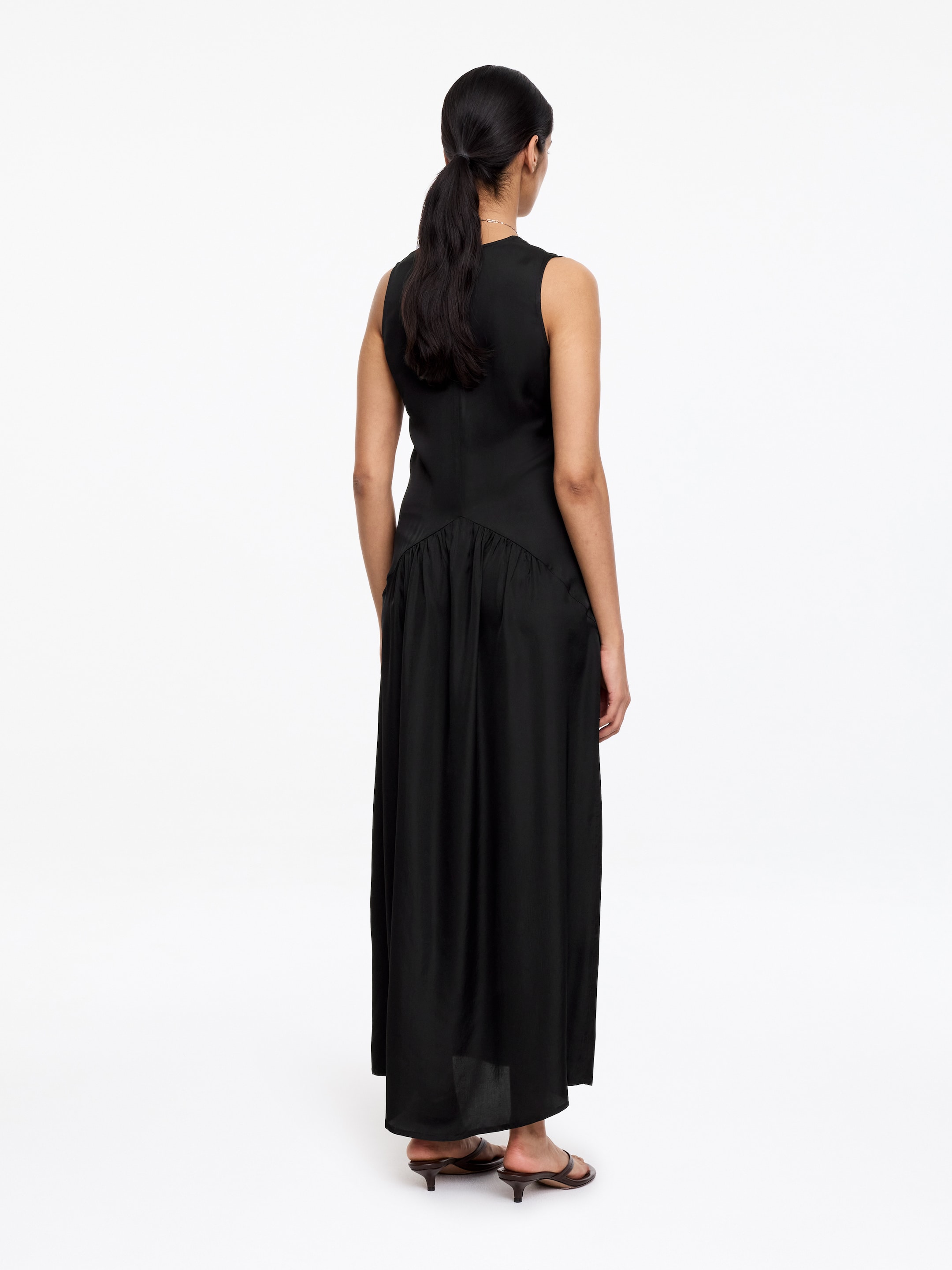 Vestido maxi con detalle de organza - Negro - Corte estándar - Women - StillMedia/Lookbook - 6