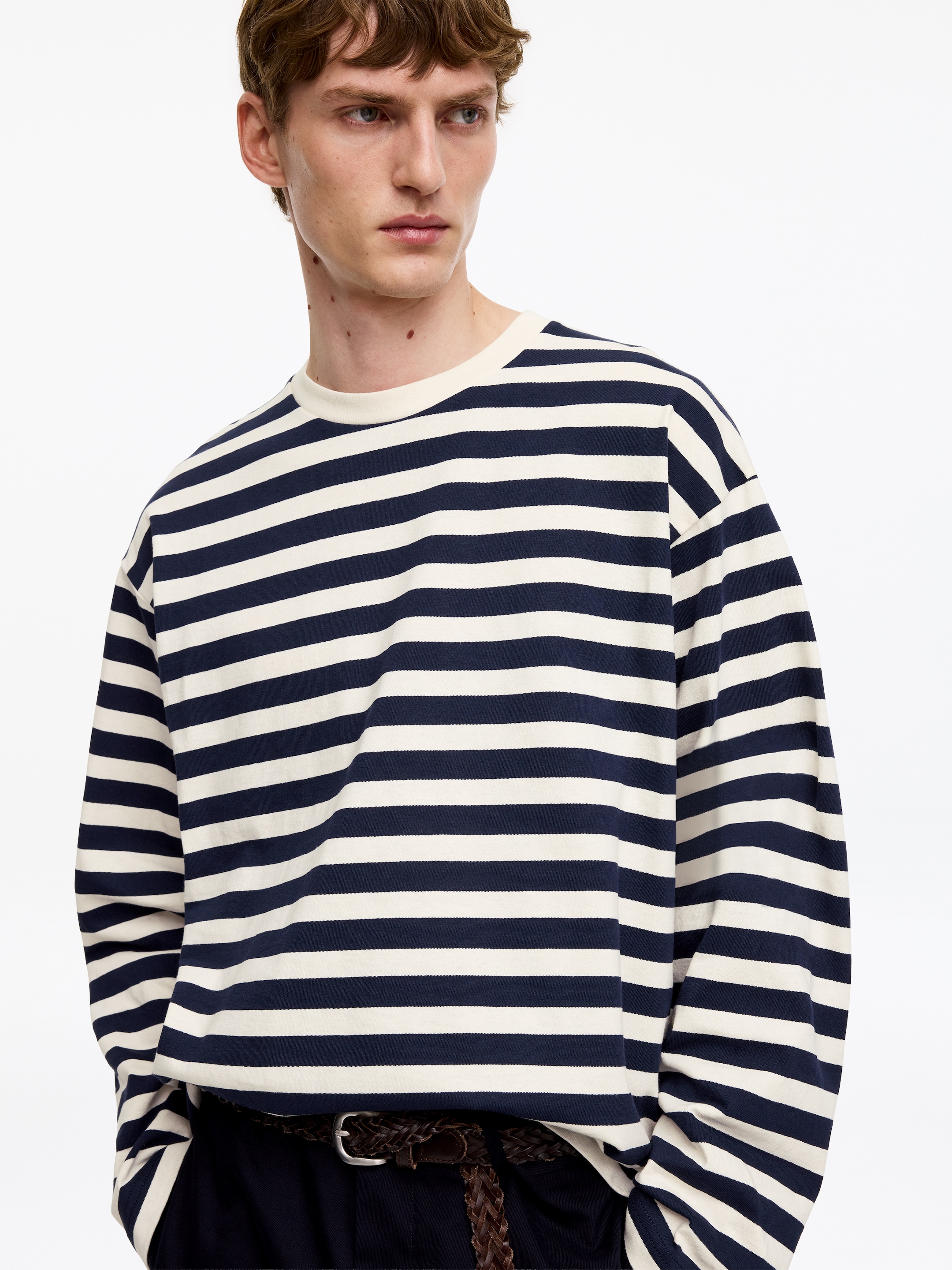 T-shirt décontracté à manches longues - Blanc cassé/Bleu foncé - Relaxed fit - Homme - StillMedia/Lookbook - 2