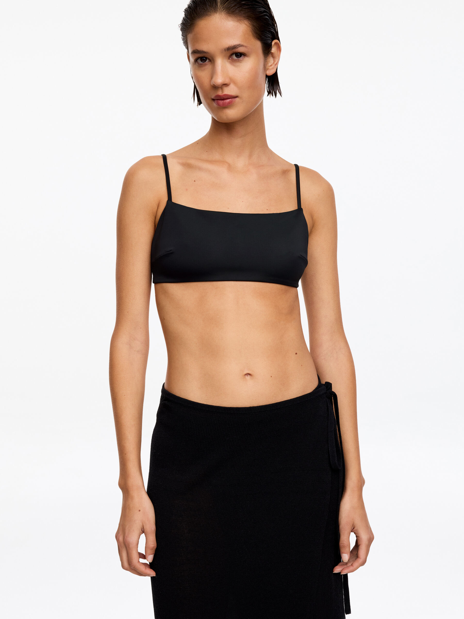 Sporty Bikini Top - Black - Women - StillMedia/Lookbook - 6