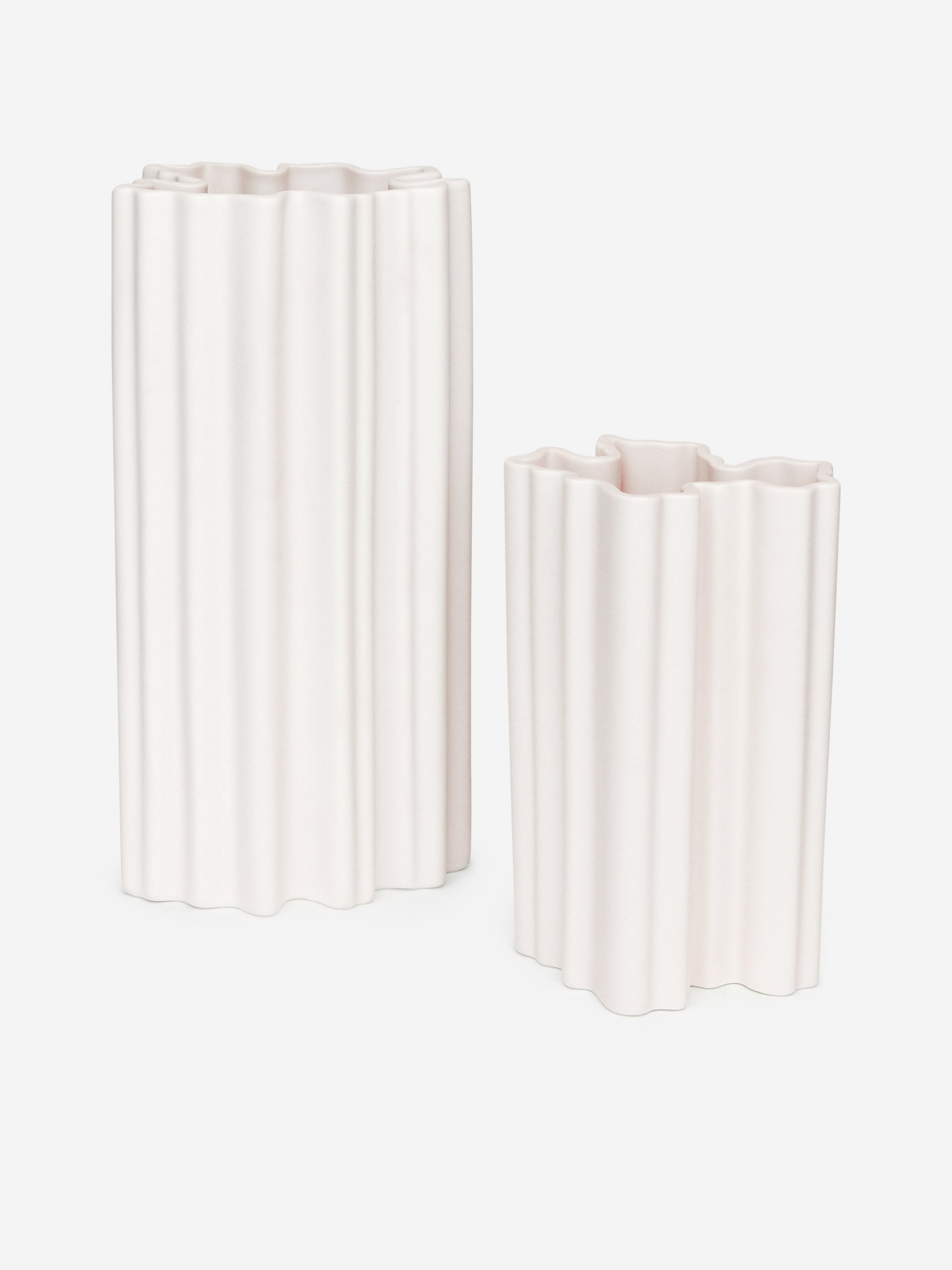 Grösseres Bild ansehen: Vase aus Steingut, 31 cm - Weiß - HOME | H&M CH 4