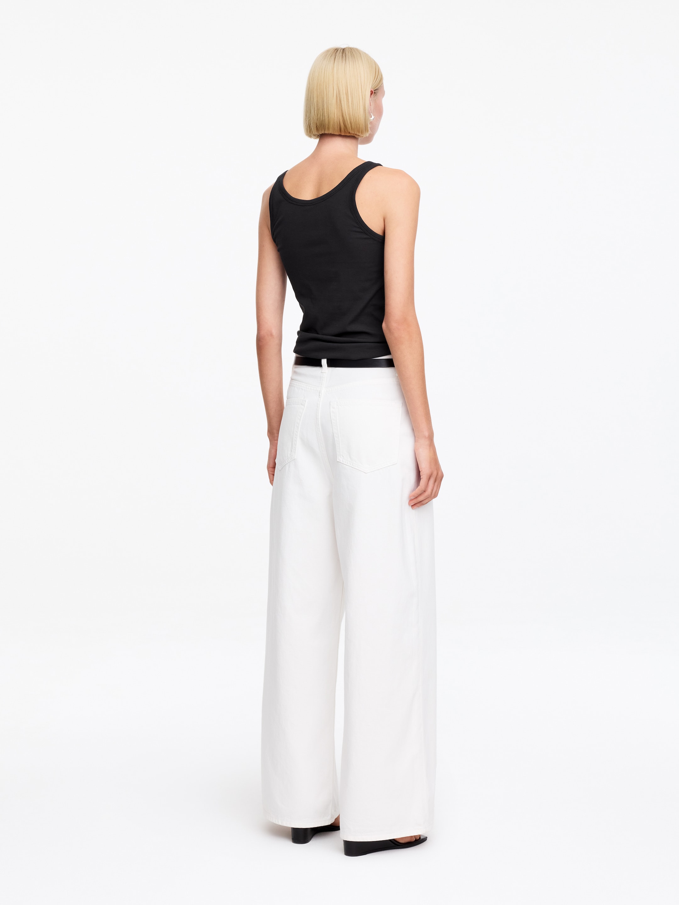 Canotta con ampio scollo - Nero - Regular fit - Women - StillMedia/Lookbook - 4