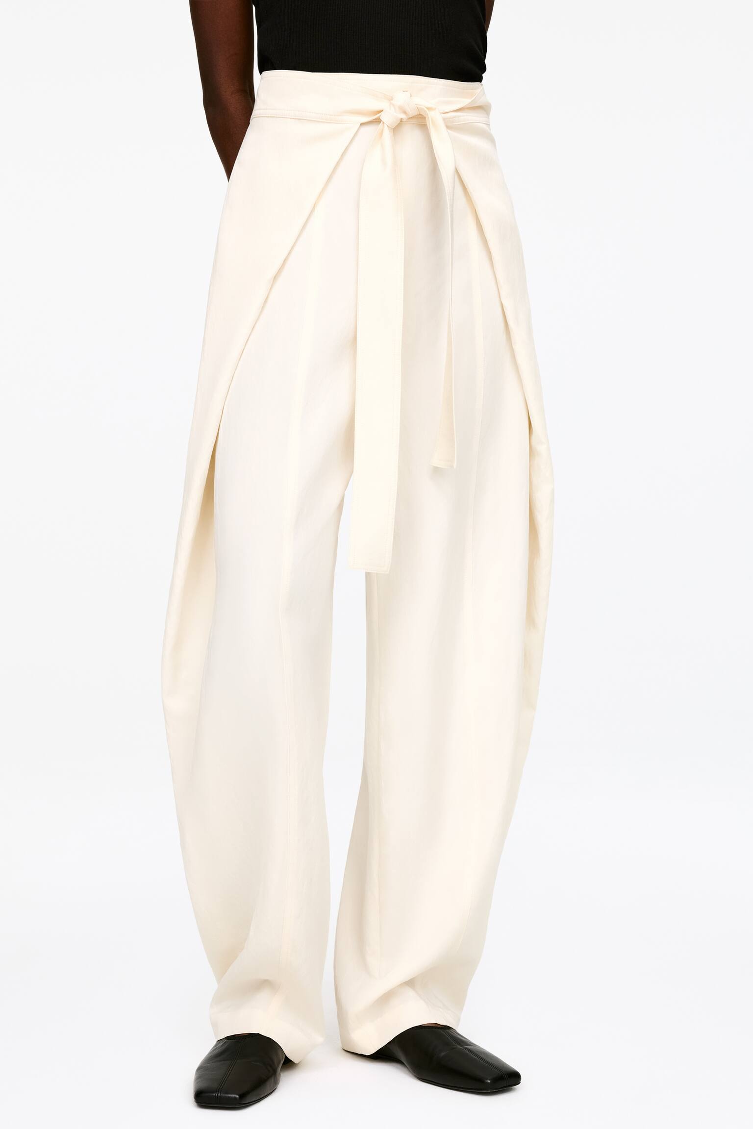 Elegante broek met omslag aan de voorkant - Gebroken wit/Zwart - 3