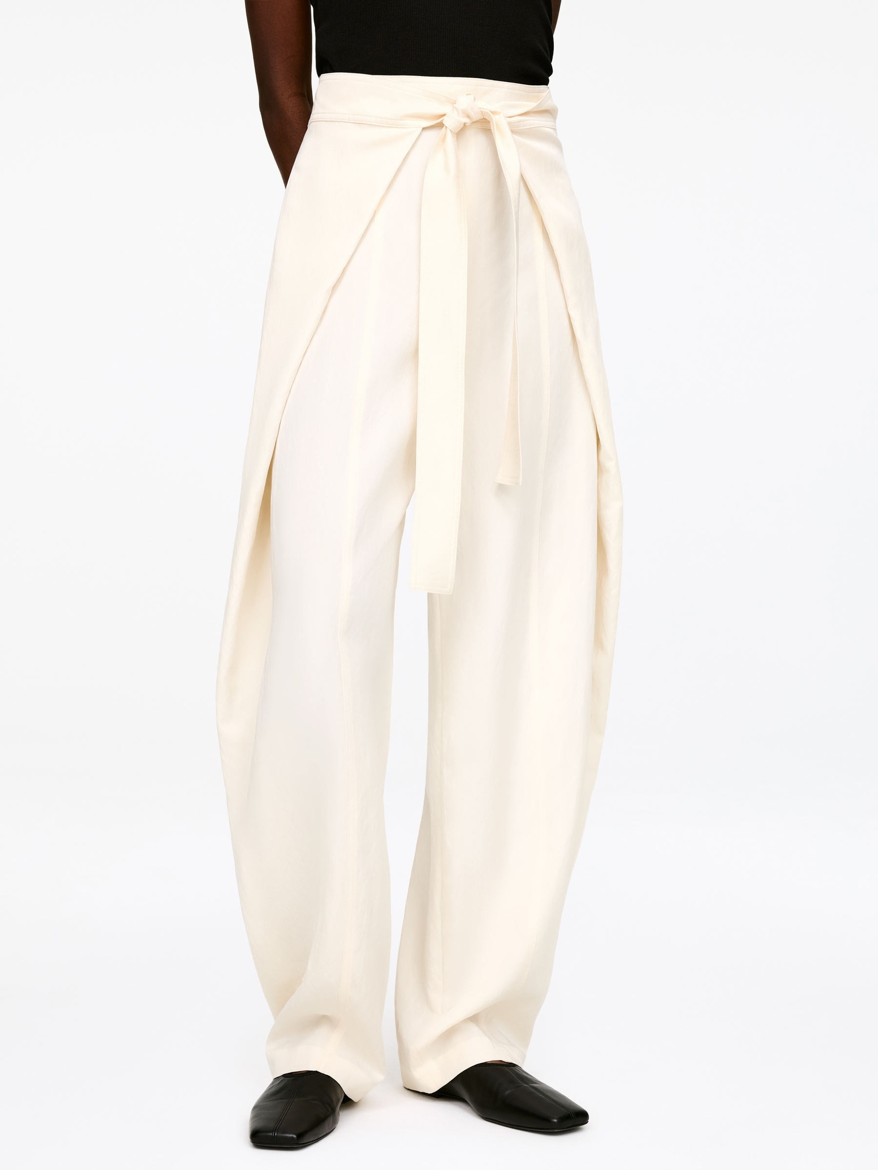Wrap-Front Tailored Trousers - Off White - Relaxed fit - Women - StillMedia/Lookbook - 7
