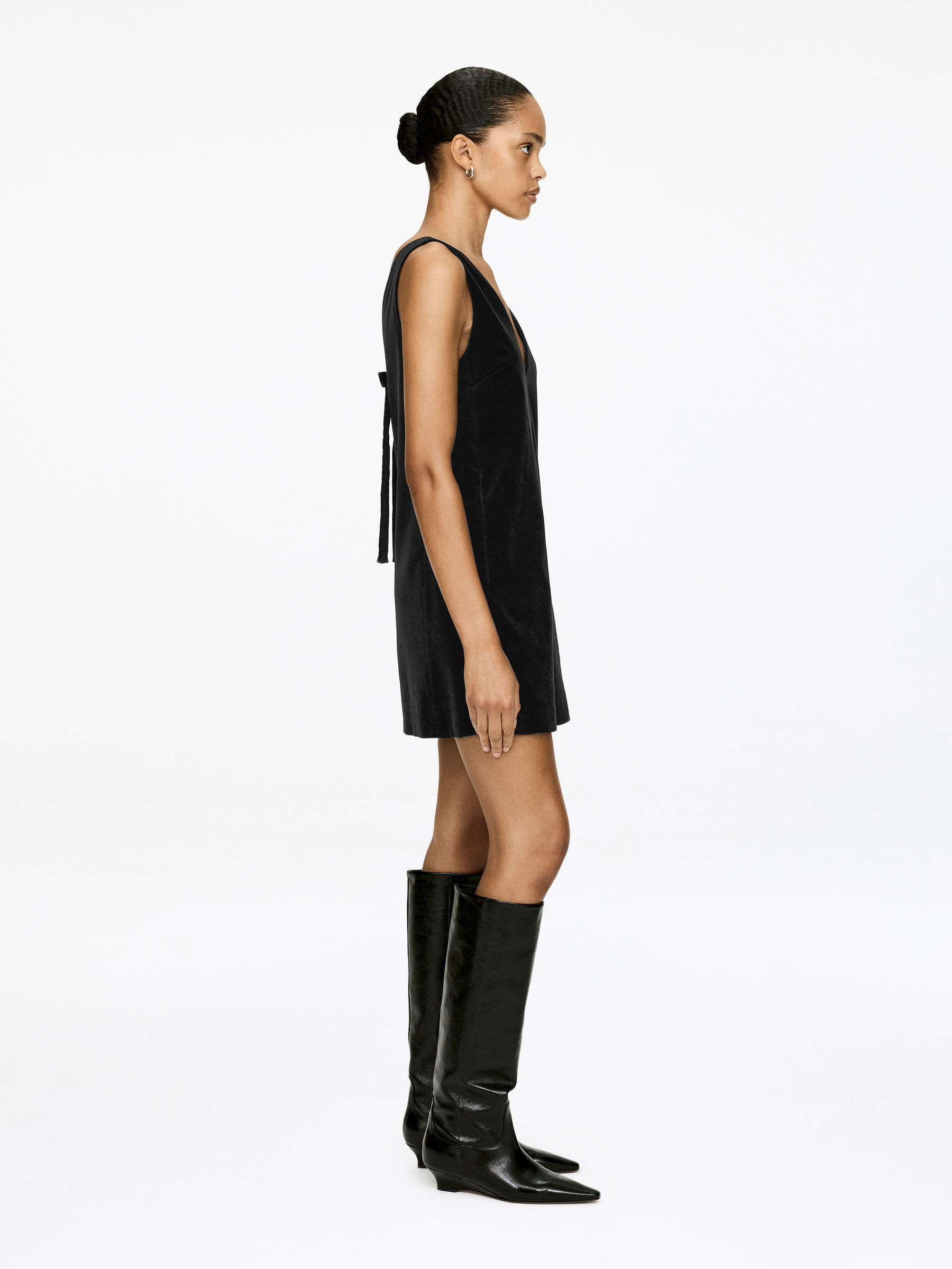 Mini Velvet Dress - Black - Regular fit - Women - StillMedia/Lookbook - 5