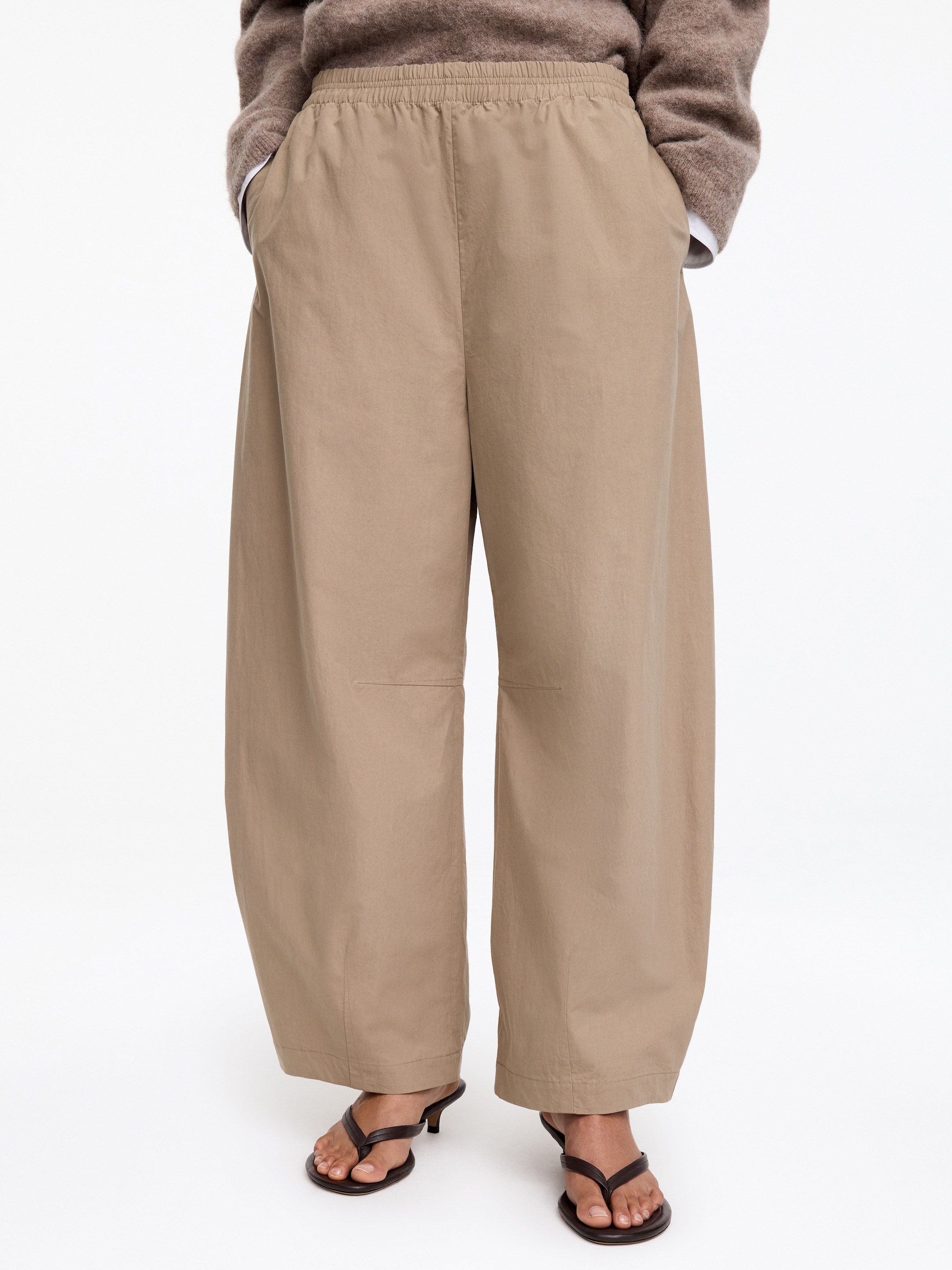 Barrel-Leg Cotton Trousers - Beige - Loose fit - women - StillMedia/Lookbook - 5
