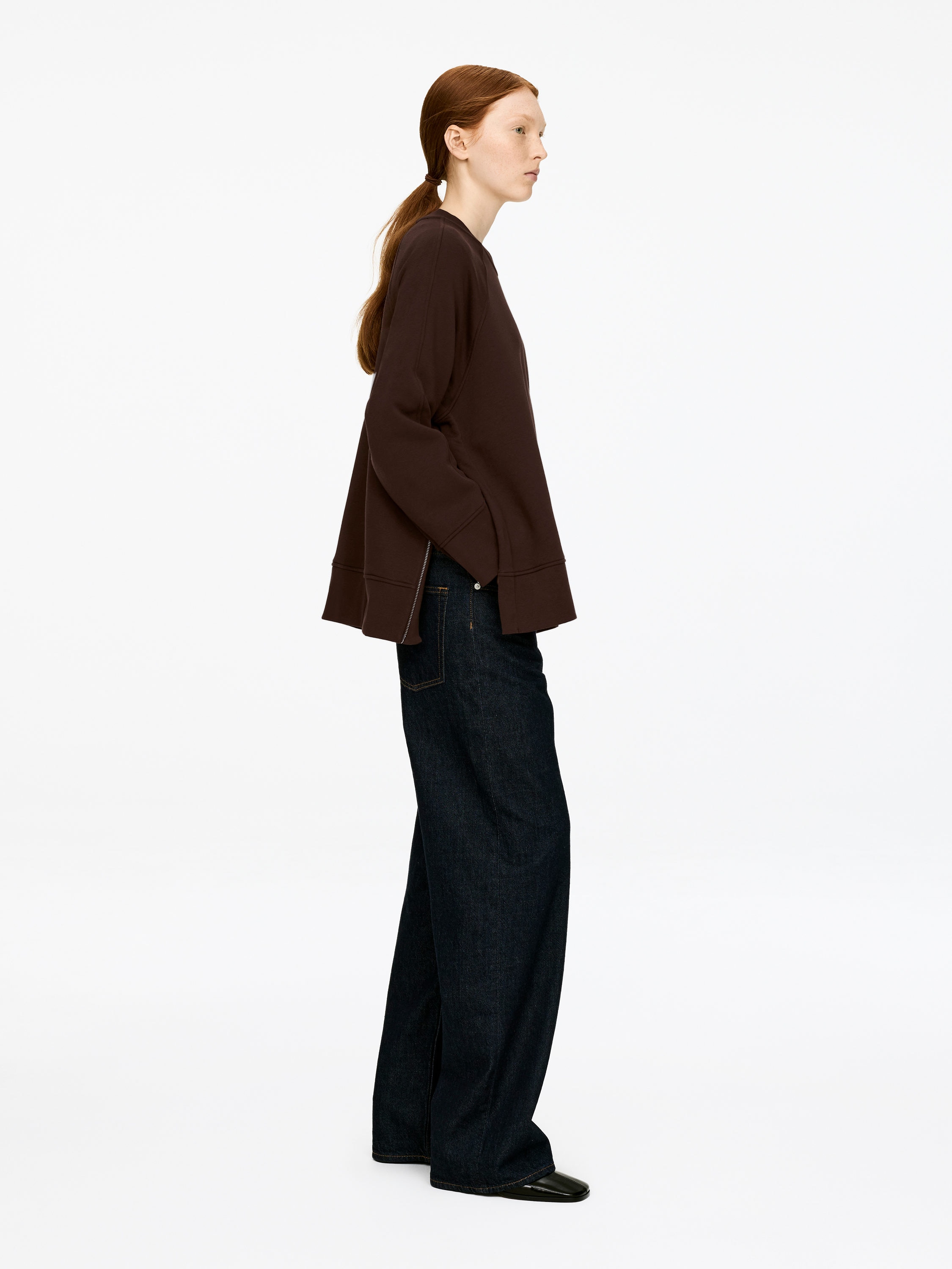 Zip-Detail Sweatshirt - Dark Brown - Regular fit - Women - StillMedia/Lookbook - 4