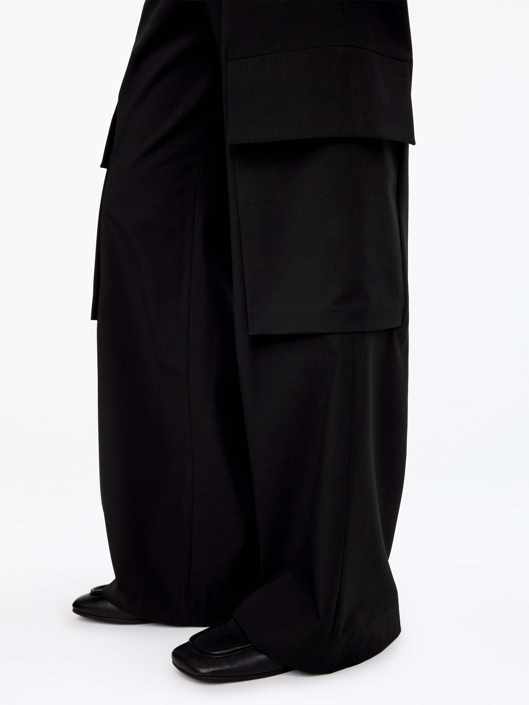 Bellow Pocket Trousers - Black - Regular fit - women - StillMedia/Lookbook - 5