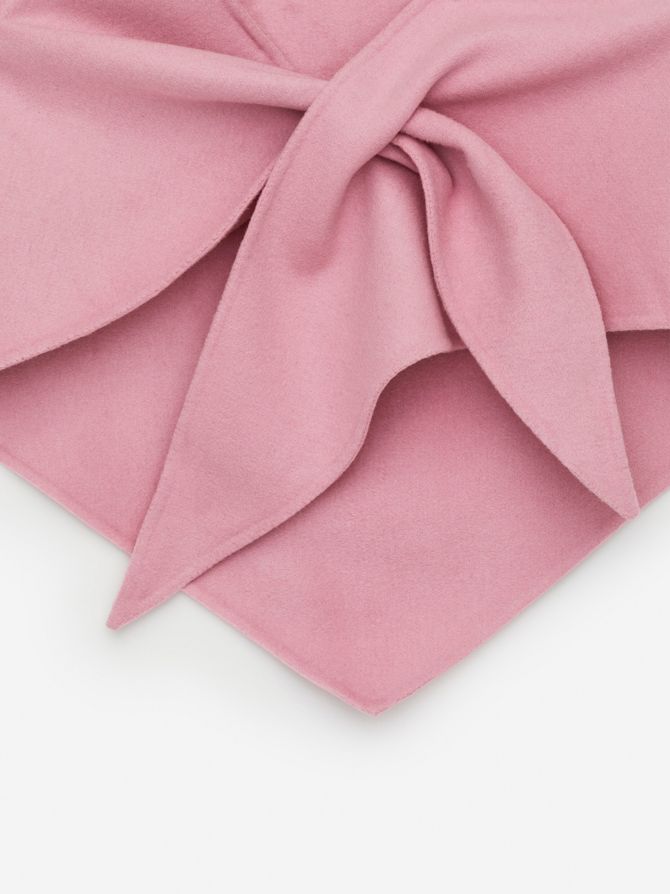 Vezi imaginea mai mare: Fular din lână în formă de triunghi - Roz prăfuit - FEMEI | H&M RO 3