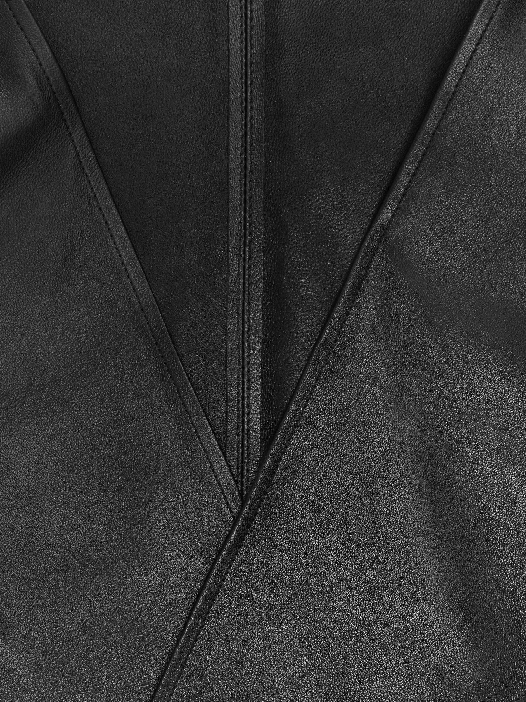 Trekantig läderscarf - Svart - Women - StillMedia/DescriptiveStillLife - 1