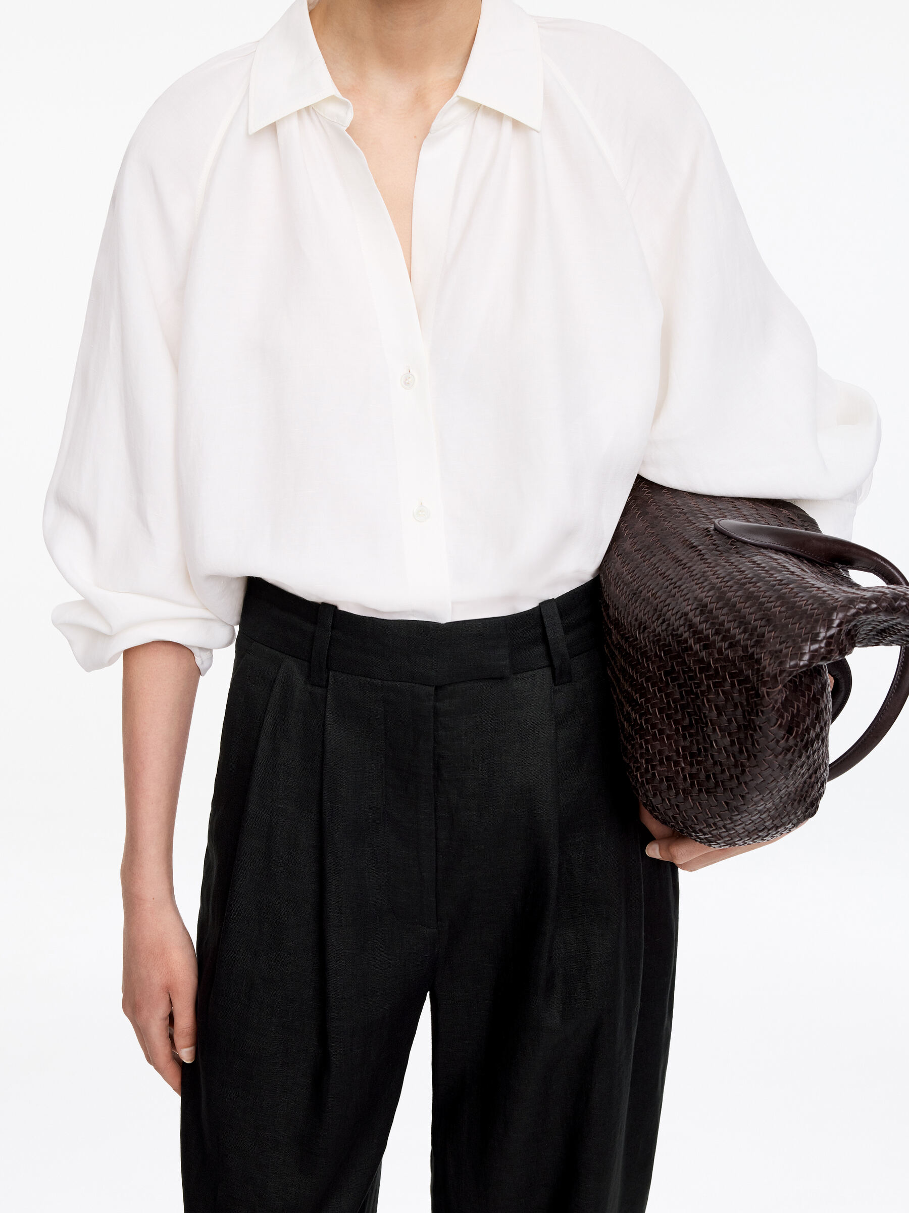 Tailored Linen Trousers - Black - Regular fit - Women - StillMedia/Lookbook - 2