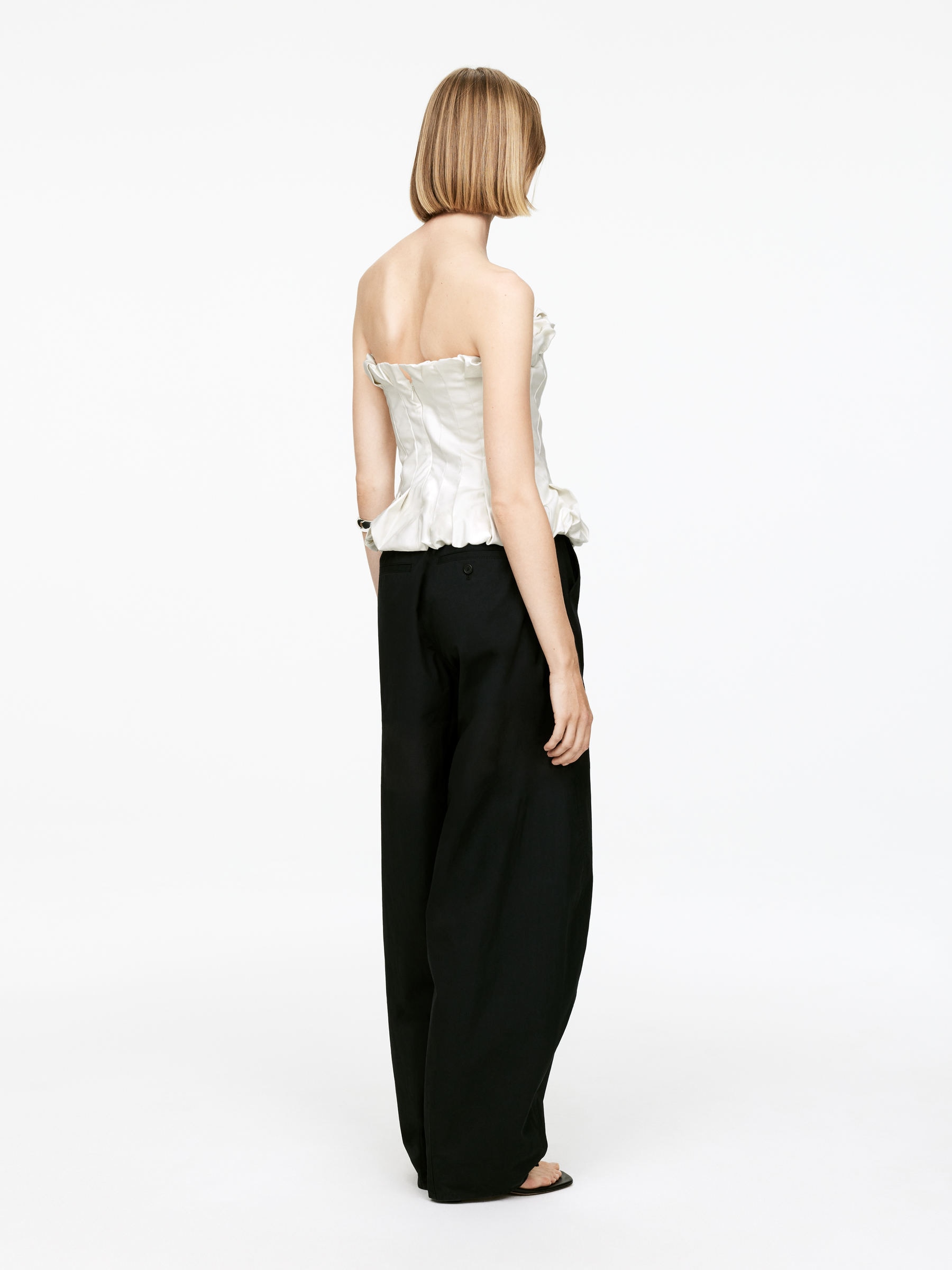 Pleated Bustier - Off White - Slim fit - Women - StillMedia/Lookbook - 4