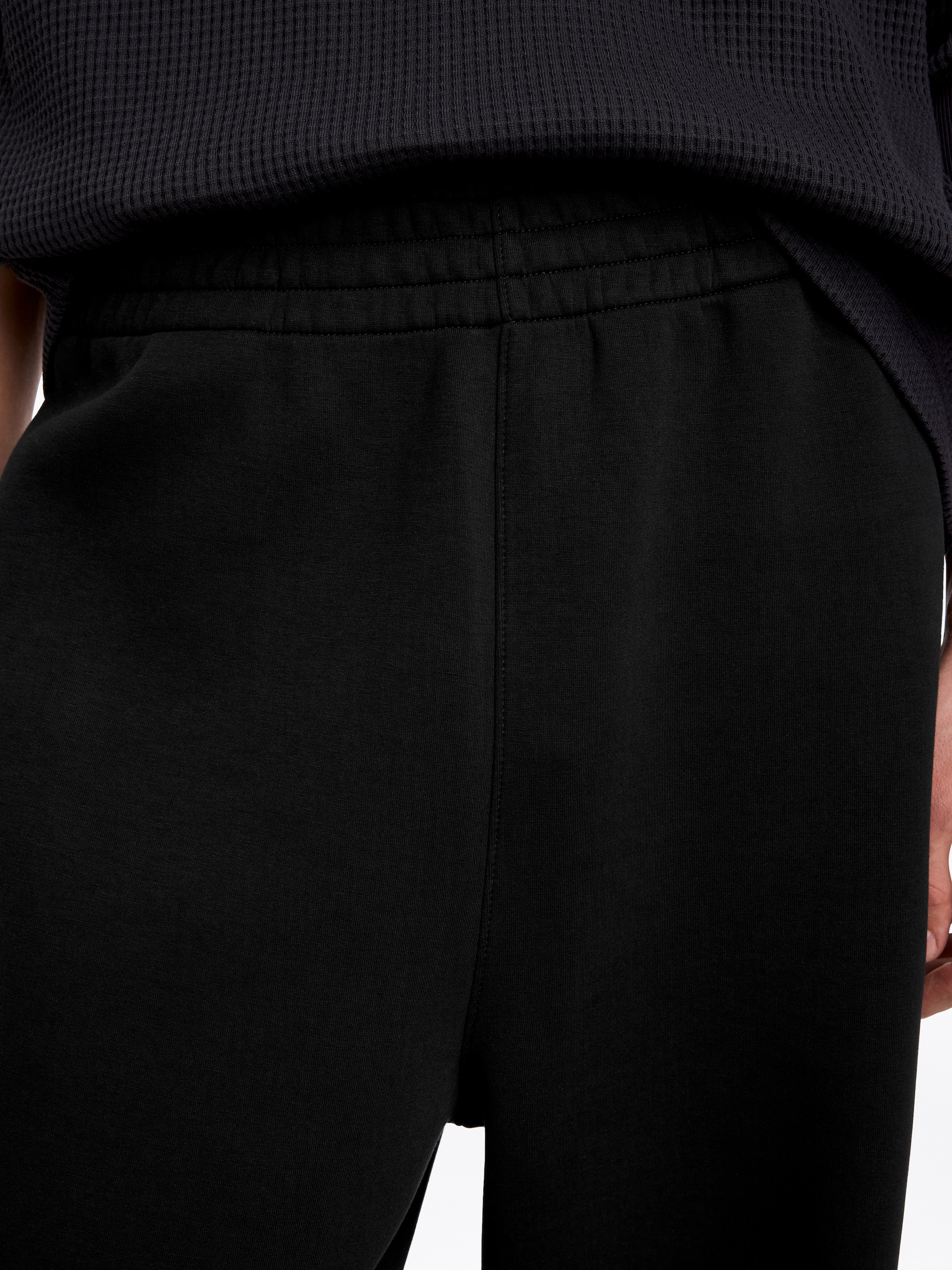 ARKET ACTIVE Jogginghose - Schwarz - Loose Fit - men - StillMedia/Lookbook - 5