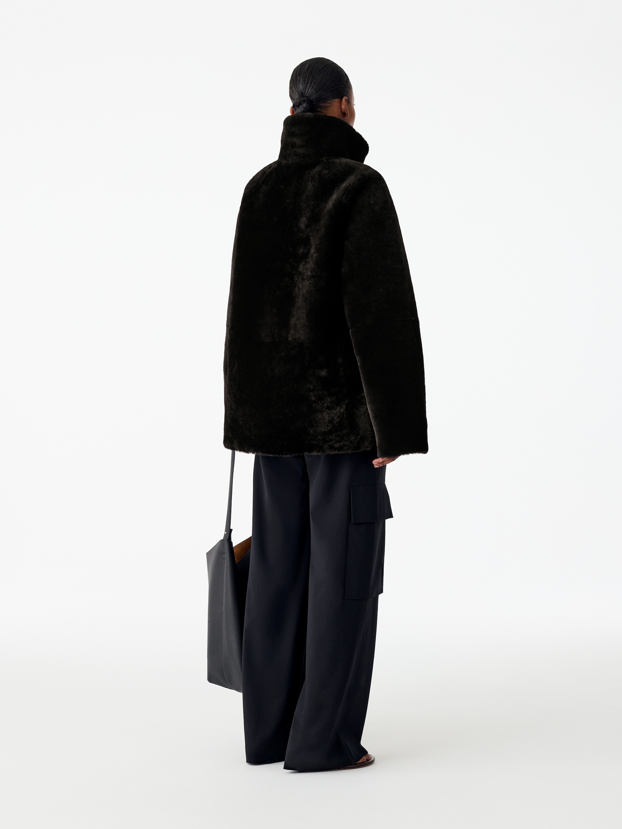 Relaxed Shearling Coat - Black - Relaxed fit - women - StillMedia/Lookbook - 4