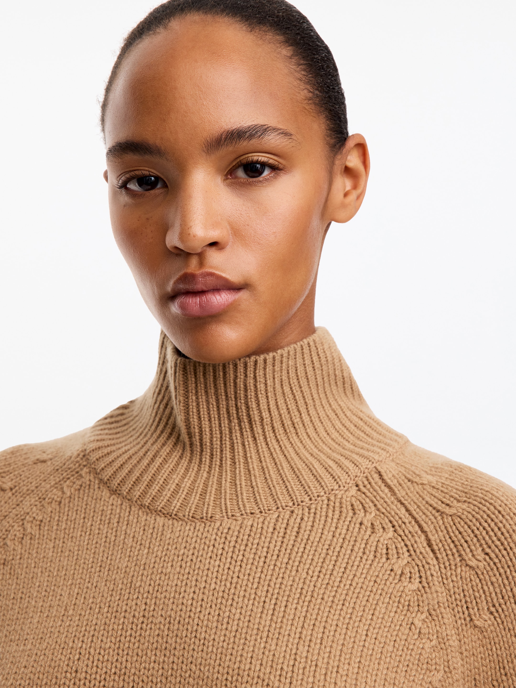 Chunky Pure Cashmere Jumper - Camel - Loose fit - women - StillMedia/Lookbook - 4