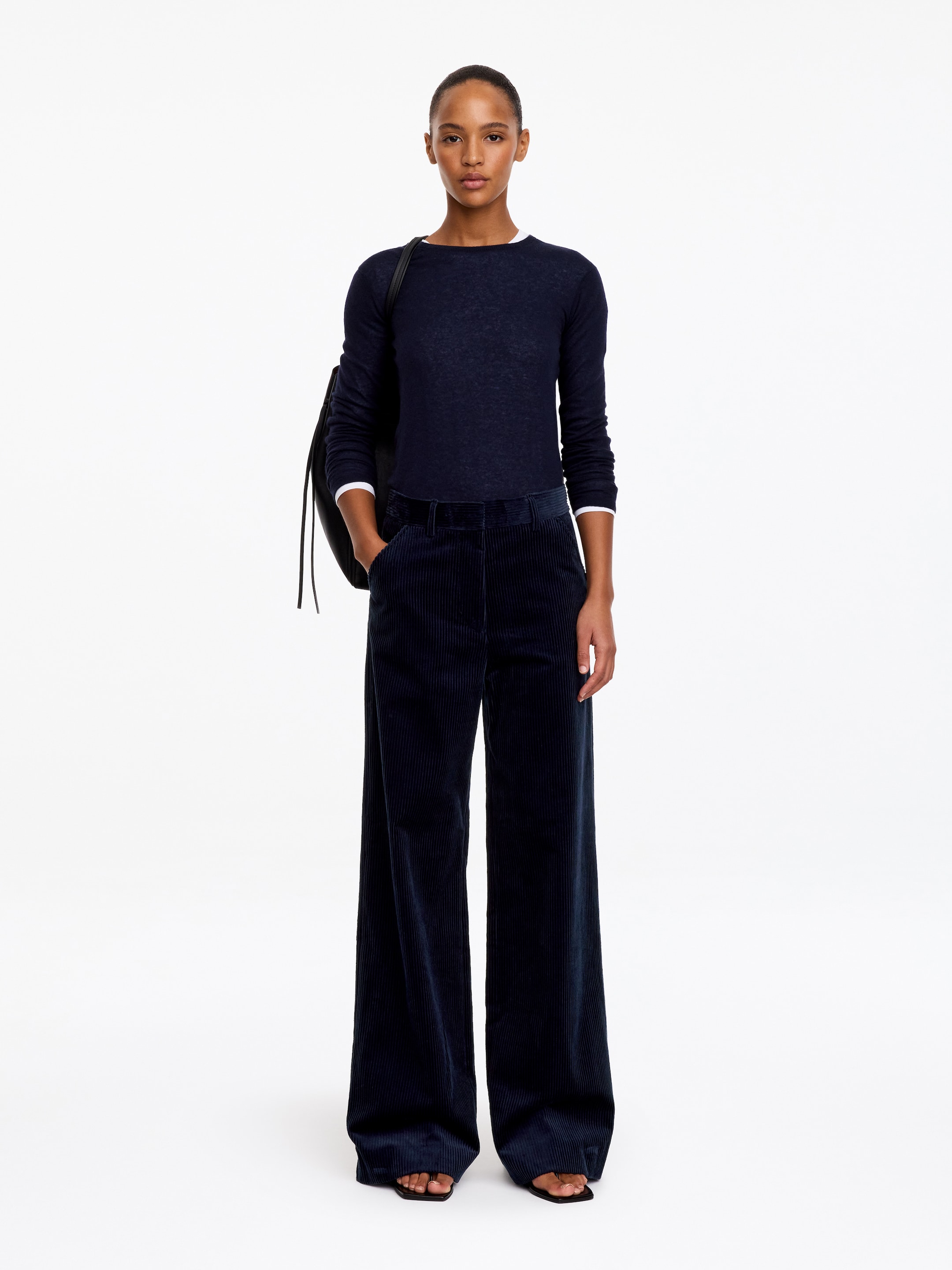Pantaloni velluto a coste ARKET and Penny Martin - Blu scuro - Relaxed fit - women - StillMedia/Lookbook - 13