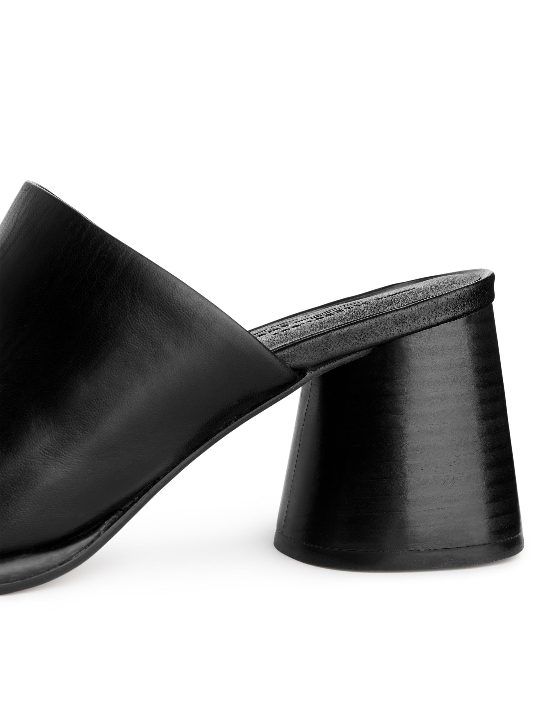 Mules in pelle con tacco svasato - Nero - Women - StillMedia/DescriptiveDetail - 1