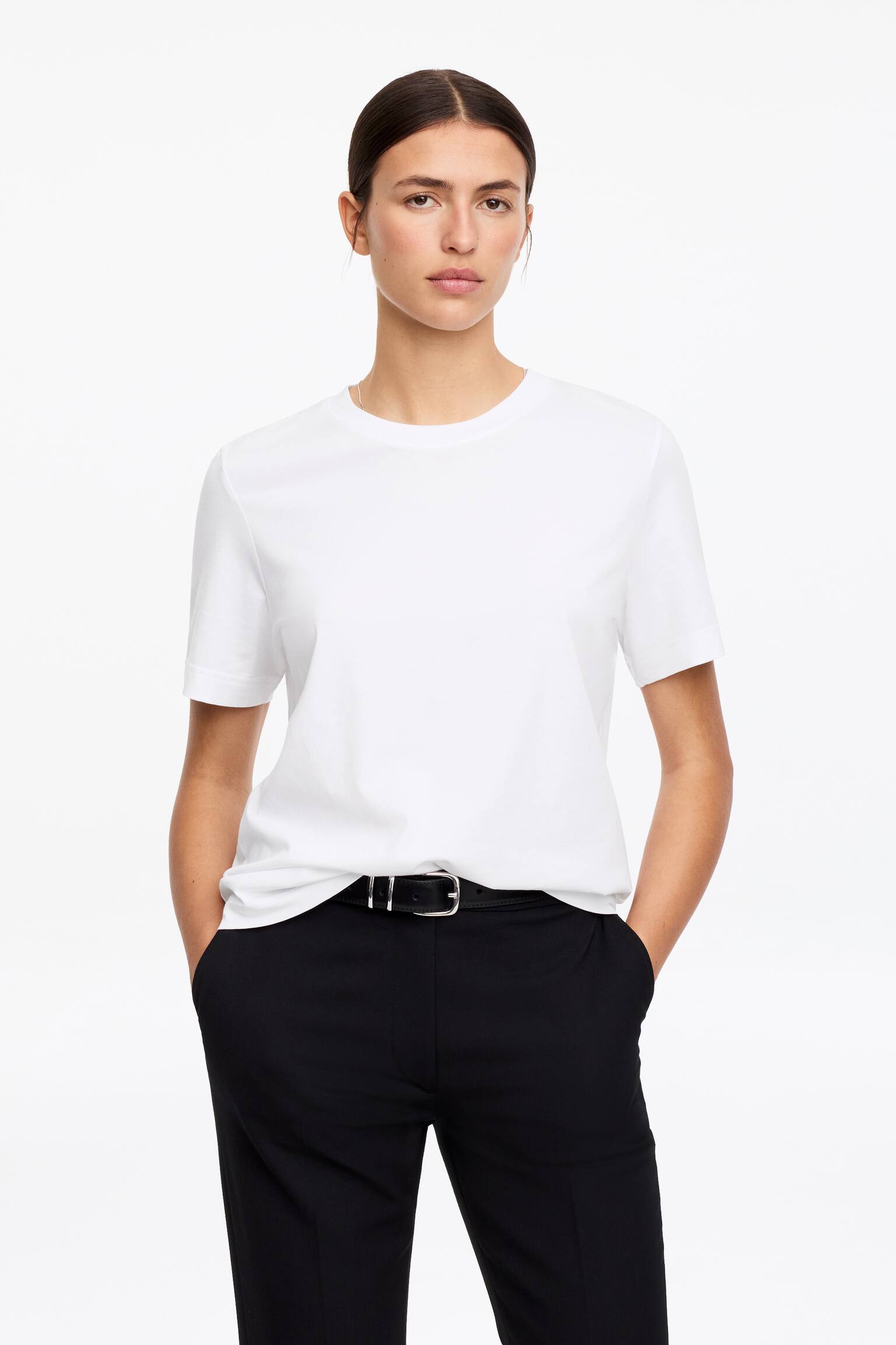 Signature t-shirt - Vit/Svart/Rosa/Brun/Grå/Melange/Ljusrosa/Vit/mörkblå/Vit/svart/Vinröd/vit/Mörkblå/Röd/Rosa/lila/Blå/vit/Röd/vit - 1