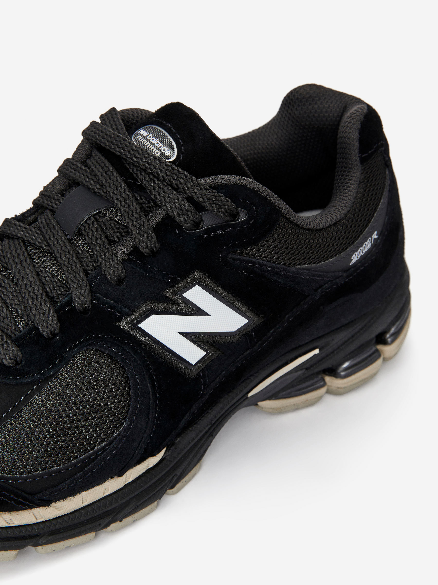New Balance 2002R Trainers - Black - Women - StillMedia/DescriptiveDetail - 1